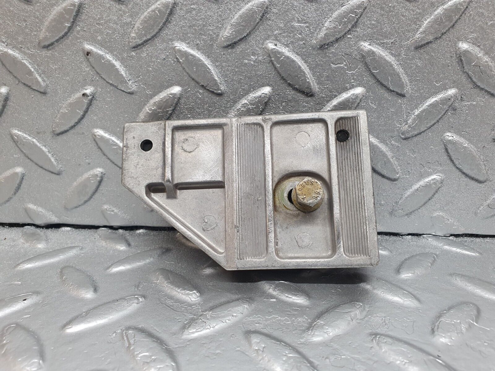 43582 Mercedes-Benz C126 380SEC Coupe Door Window Guide Bracket 1267250332