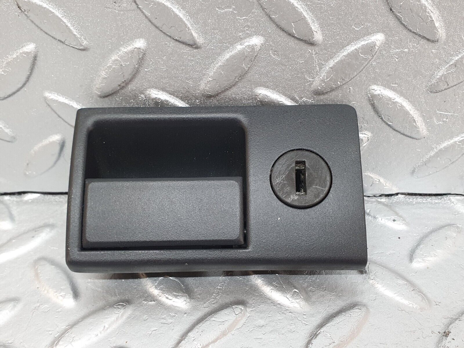 41613 Mercedes-Benz W124 200E Glove Box Door Lock With Key 1246800184