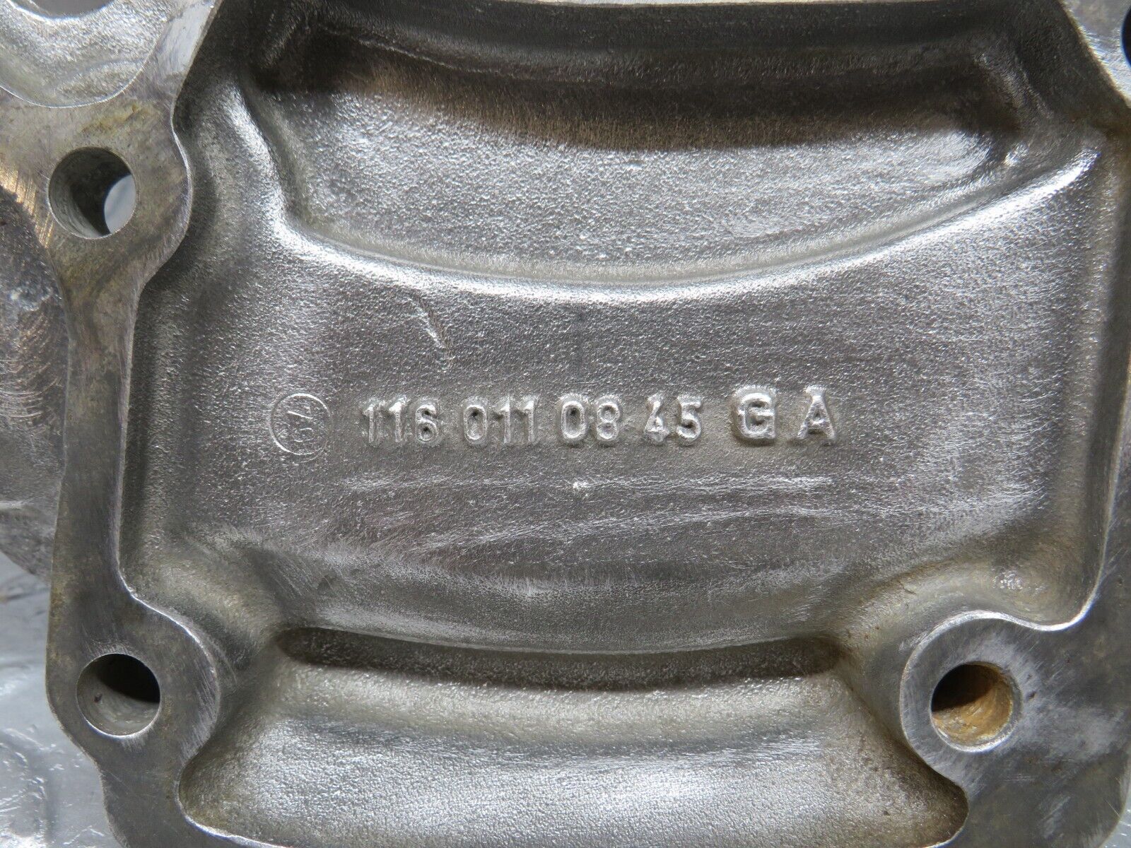 33040 Mercedes-Benz C107 R107 350 V8 Gearbox Flange 1160110845