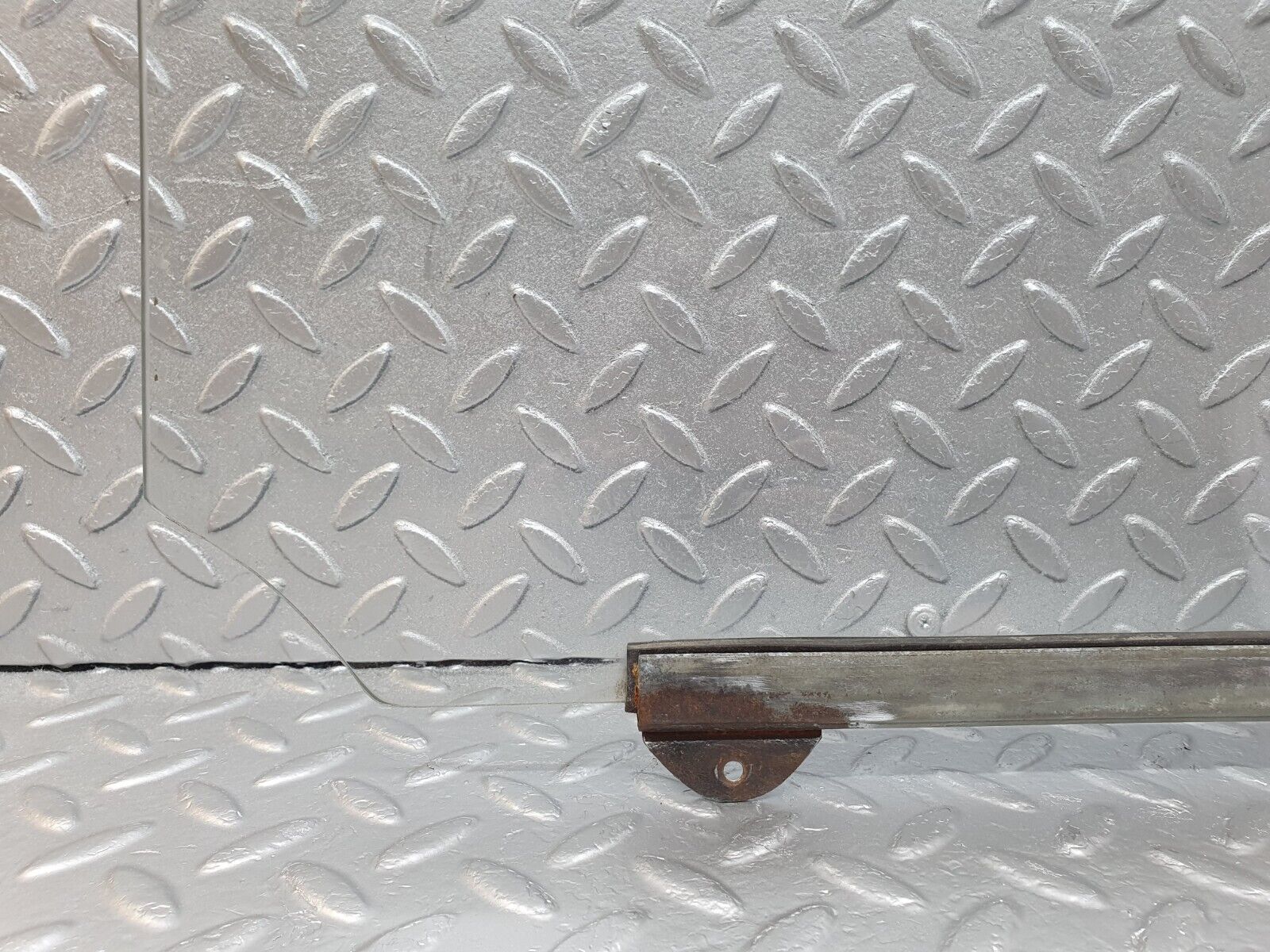 43221 Mercedes-Benz W108 280SE Rear Right Door Window Glass