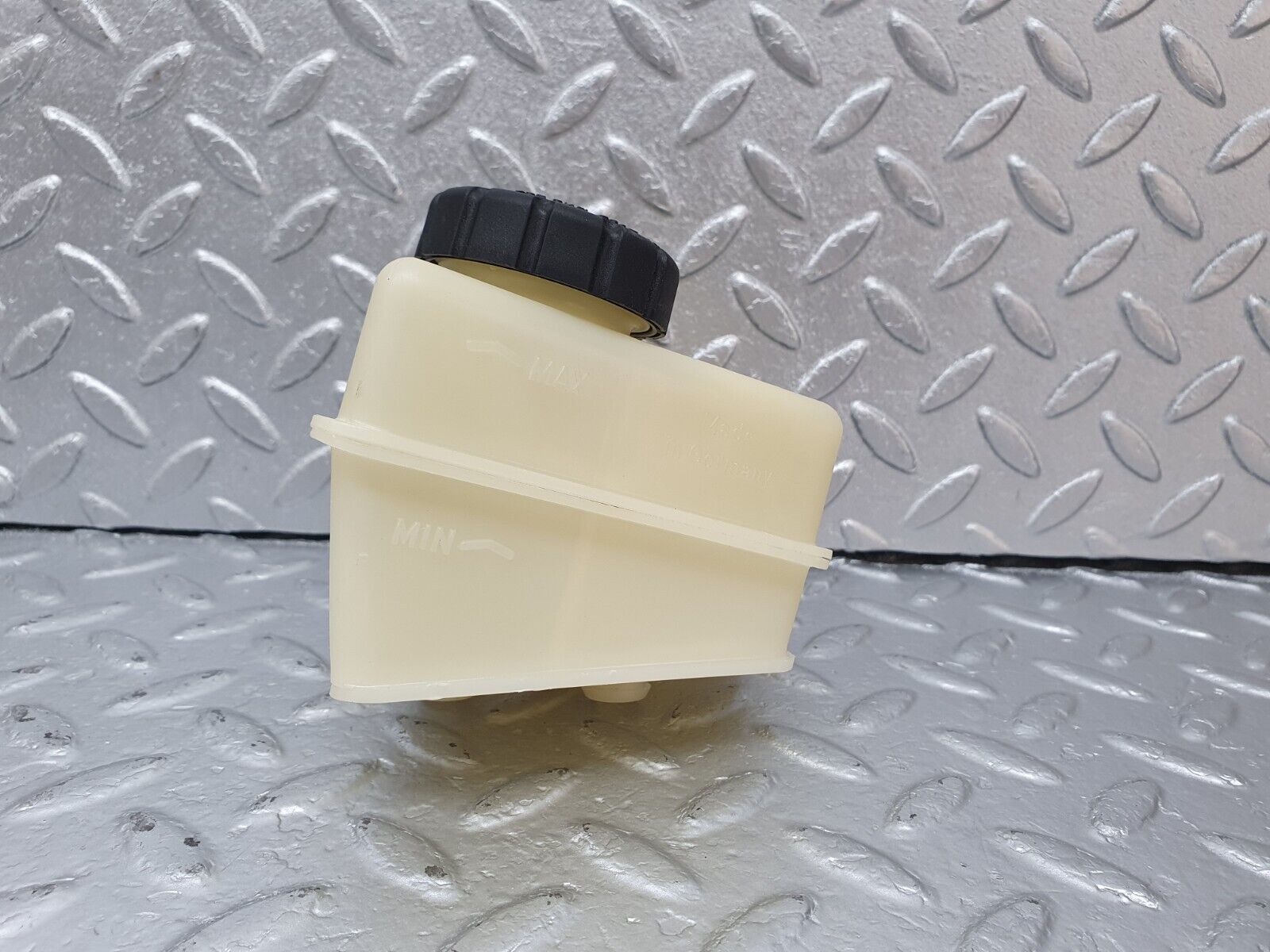 42315 Mercedes-Benz R129 320SL Coupe Brake Fluid Reservoir Tank 2024300002