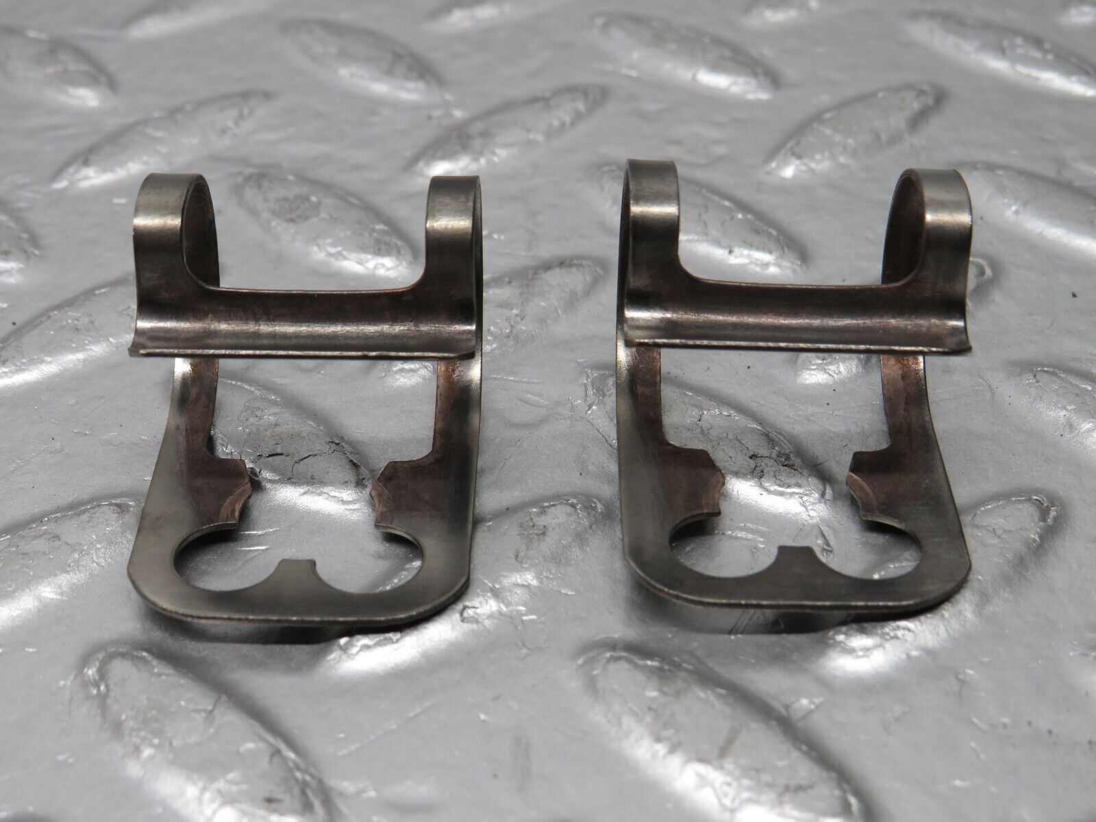 33003 Mercedes-Benz C107 R107 350 V8 Valve Rocker Arm With Spring & Tappet