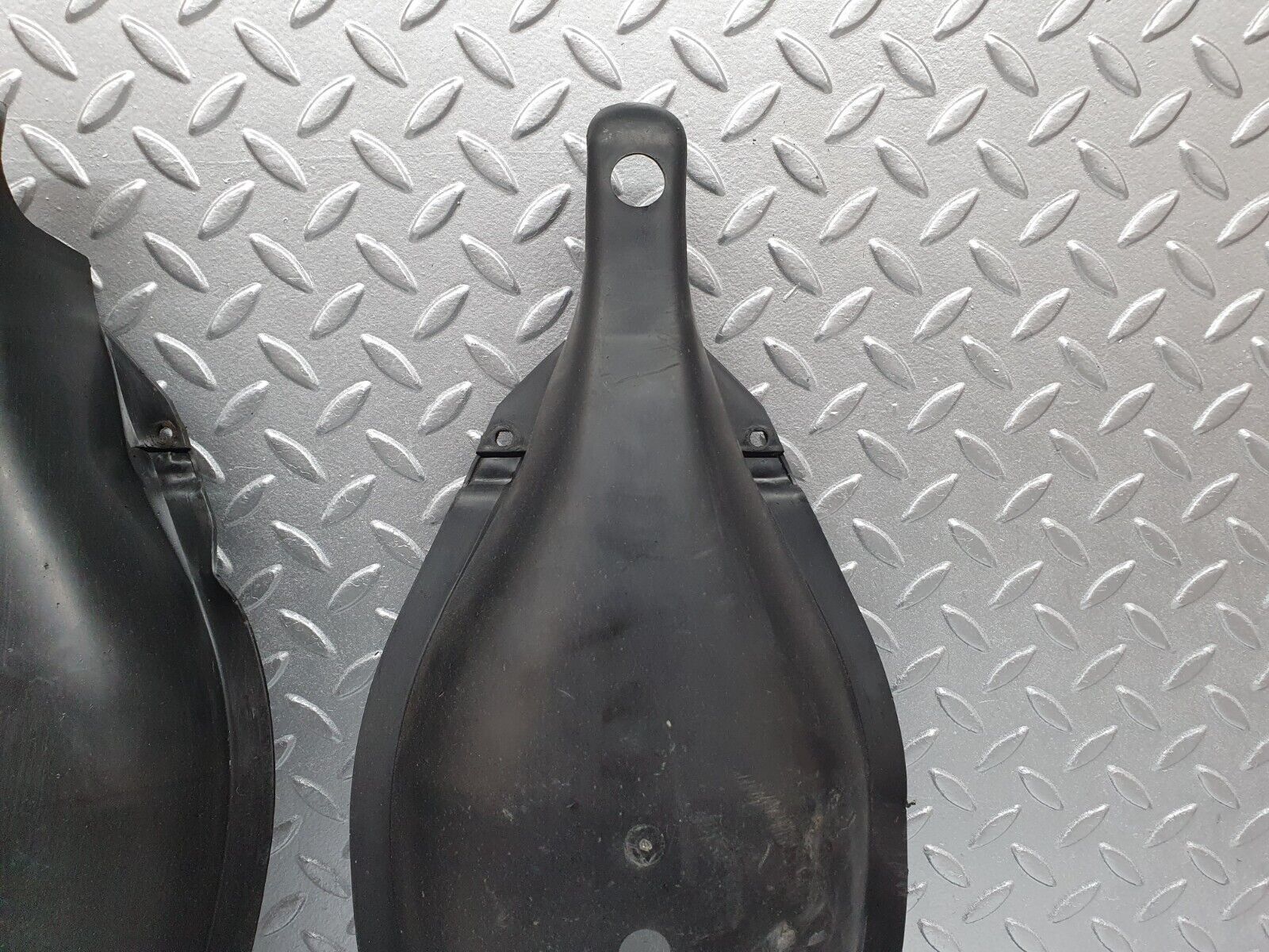 42227 Mercedes-Benz R129 320SL Coupe Rear Control Arm Cover 2X 1293520188