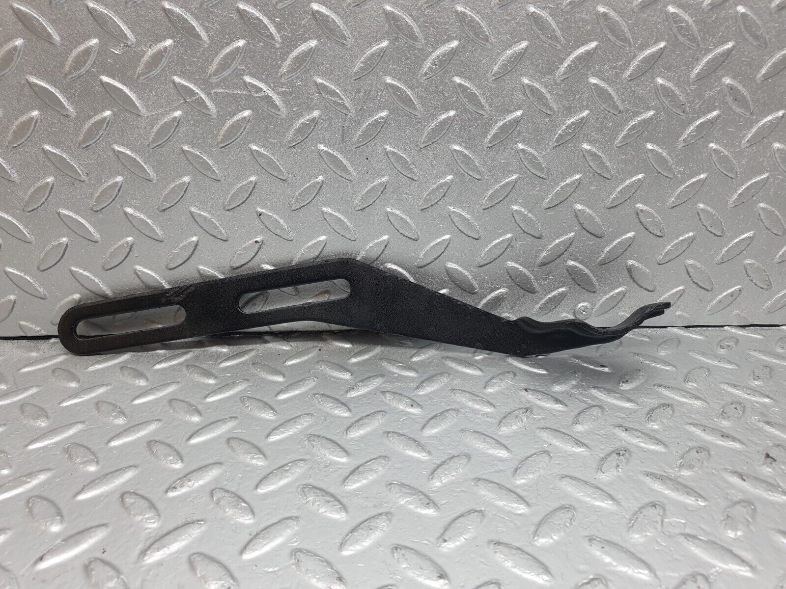 43514 Mercedes-Benz C126 380SEC Coupe Exhaust Bracket