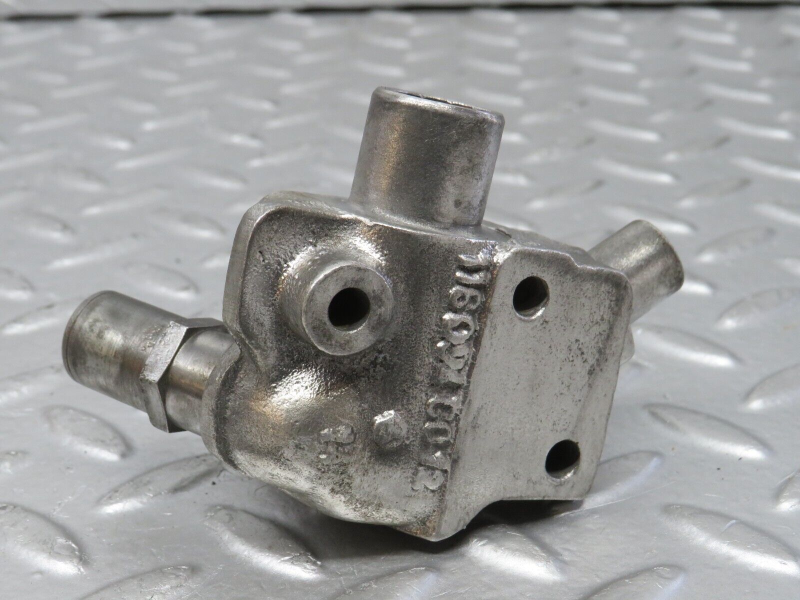 32860 Mercedes-Benz C107 R107 350 V8 Auxiliary Air Valve 1160940012