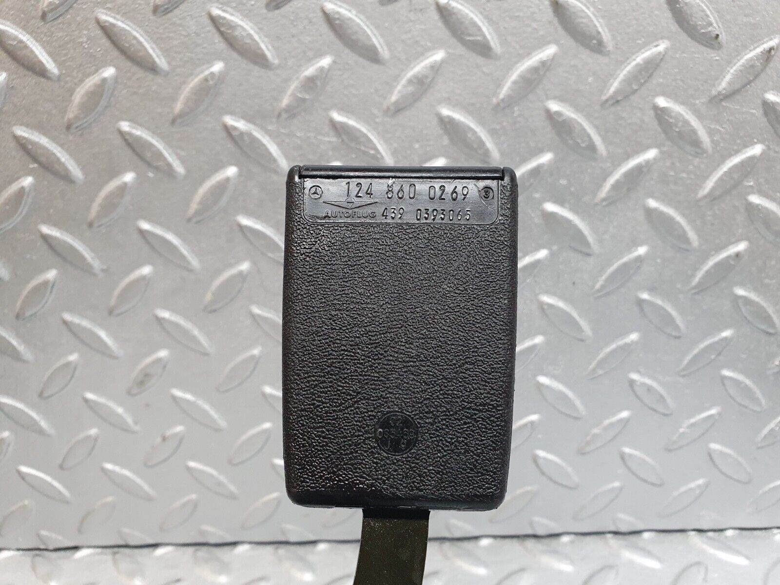 42803 Mercedes-Benz W201 190 2.0L Front Right Seat Belt With Buckle 2018606885 1248600269