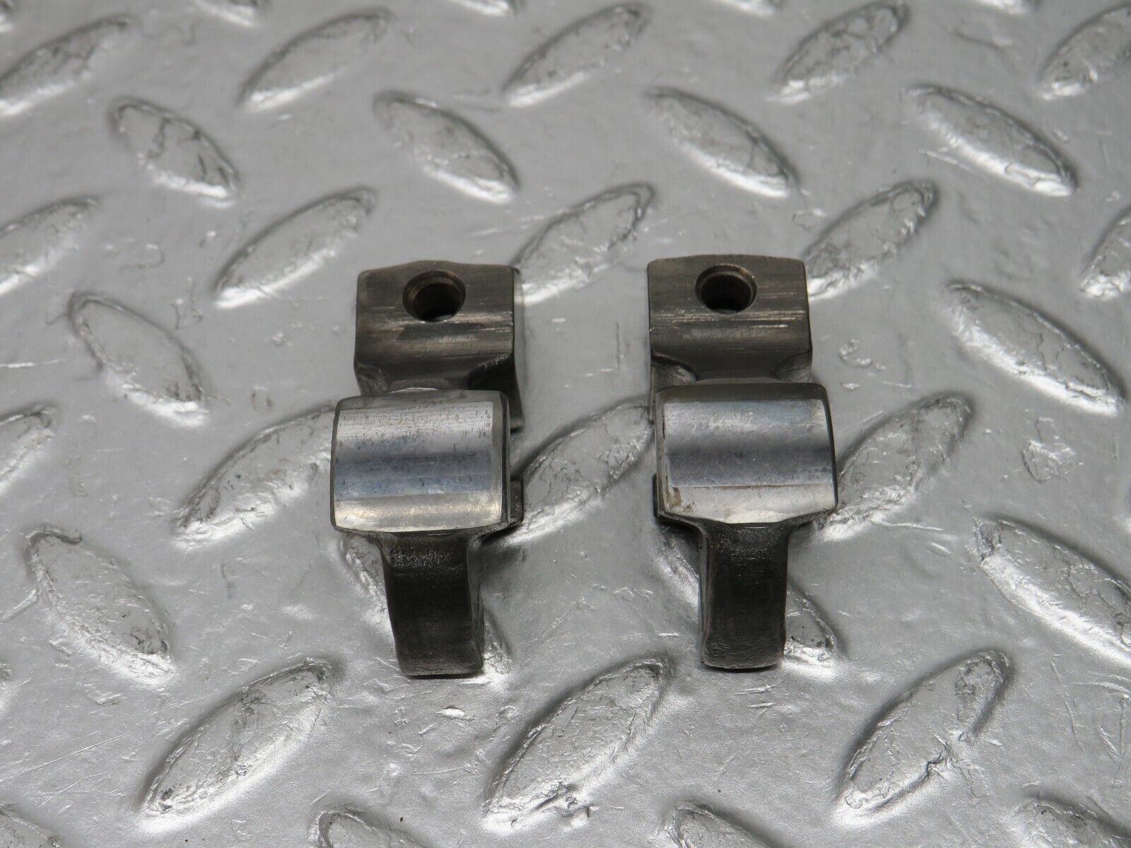 33006 Mercedes-Benz C107 R107 350 V8 Valve Rocker Arm With Spring & Tappet