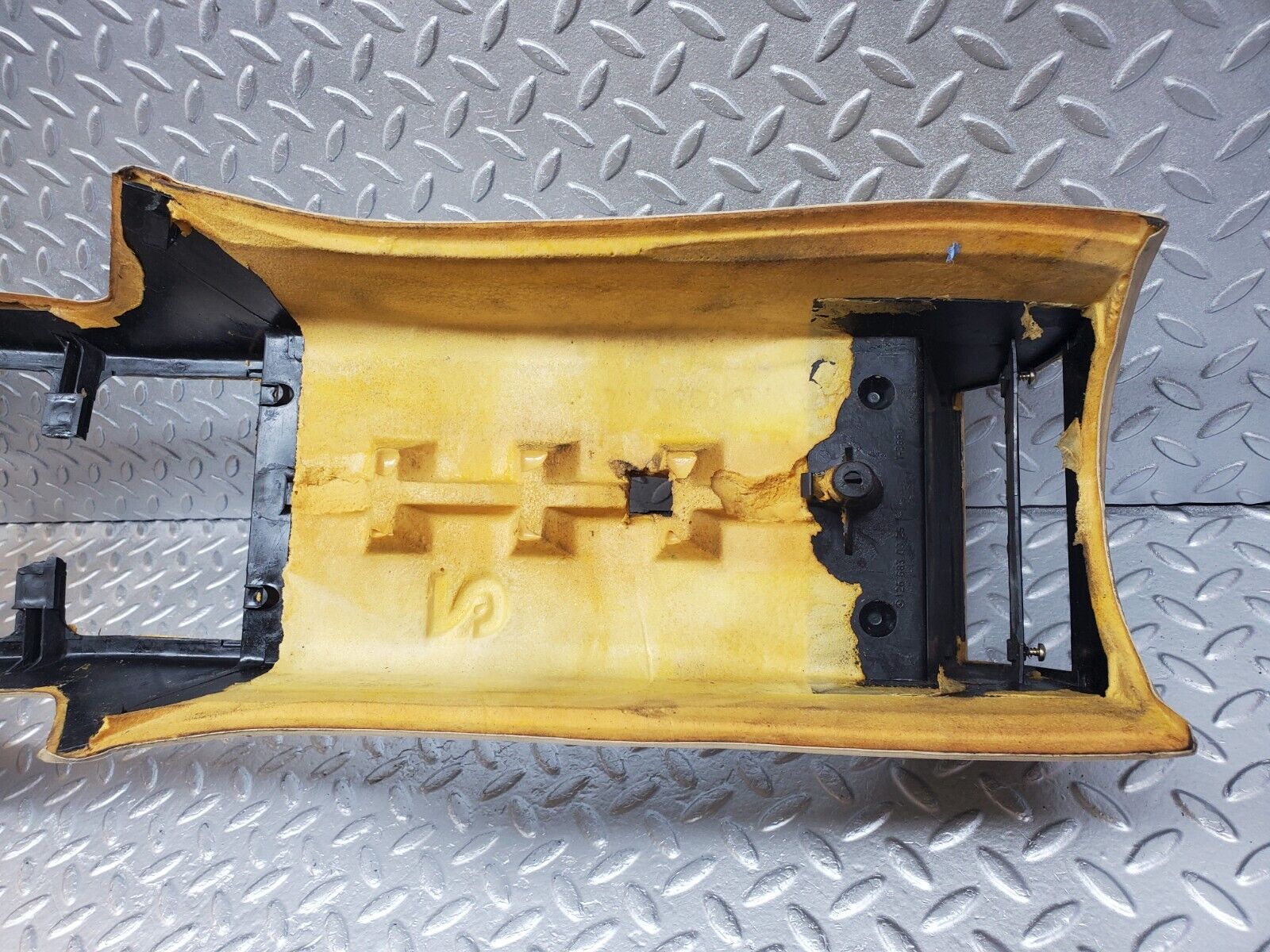 45767 Mercedes-Benz W126 420SE Centre Console Beige 1266830325