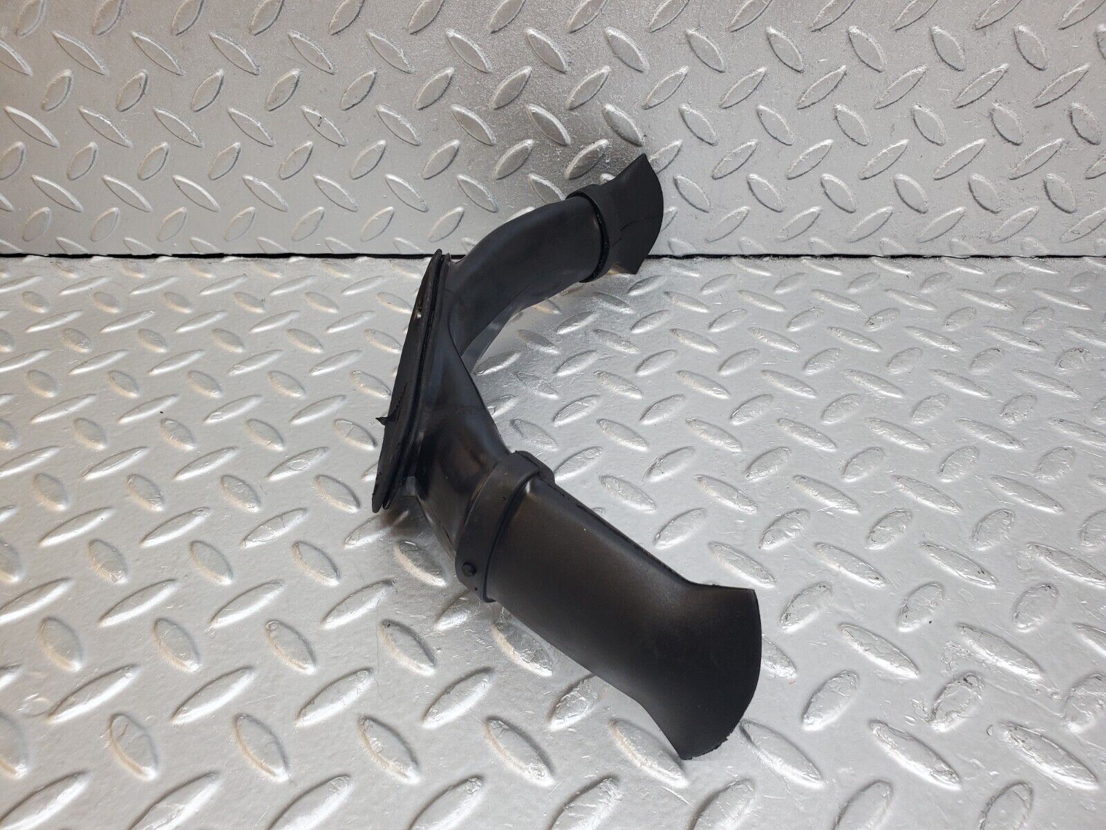 44775 Mercedes-Benz W124 220E Heater Water Drain 1248320025 1248320294