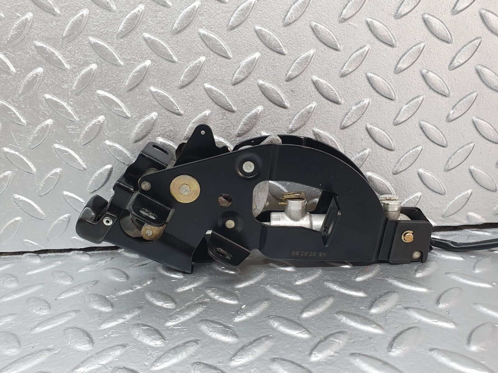 42155 Mercedes-Benz R129 320SL Coupe Rear Left Roof Lock Mechanism 1298001174