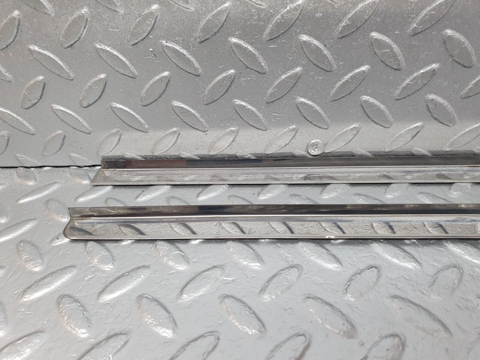 42913 Mercedes-Benz W201 190 2.0L Sunroof Chrome Trim Set