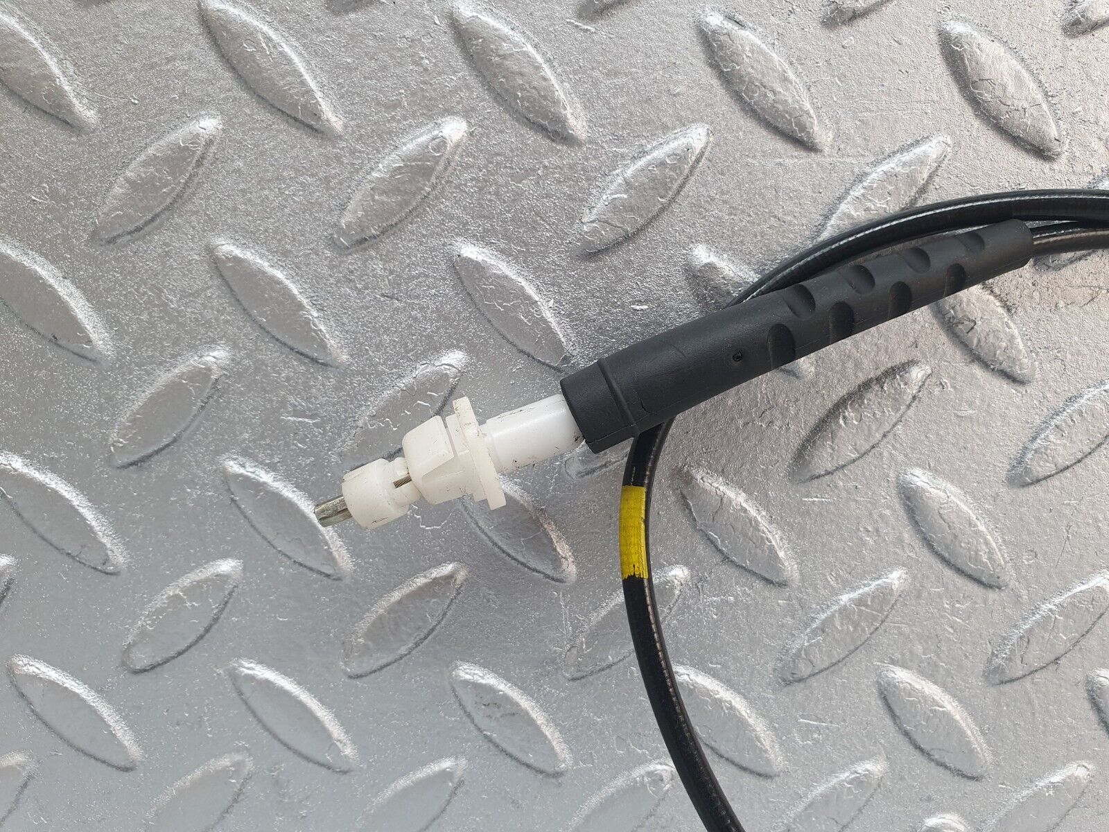 42447 Mercedes-Benz R129 320SL Coupe Gearbox Cable 1292600651