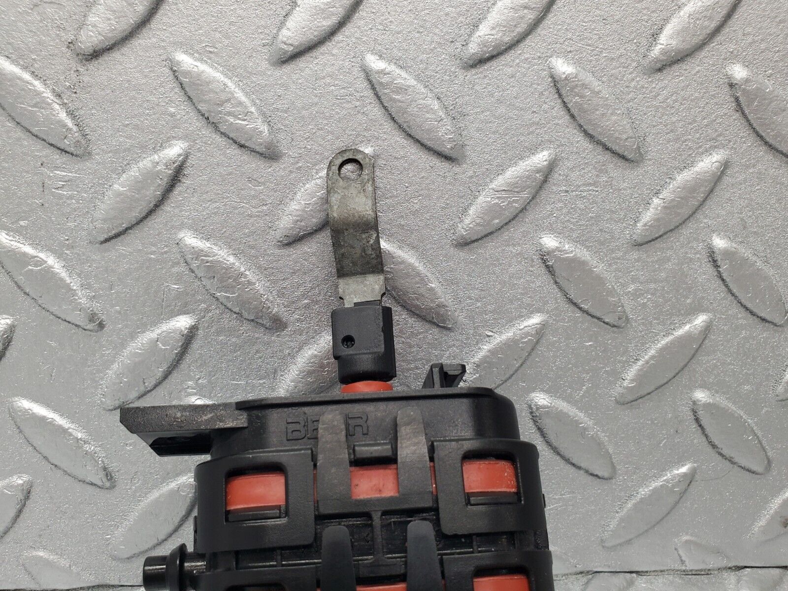 46941 Mercedes-Benz R129 320SL Coupe Heater Box Vacuum Actuator