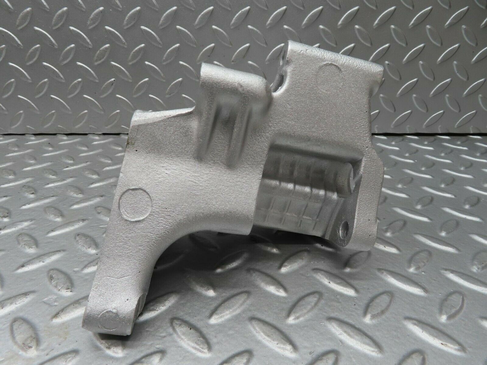 15605 Mercedes-Benz R107 450SL Alternator Generator Bracket 1161551135