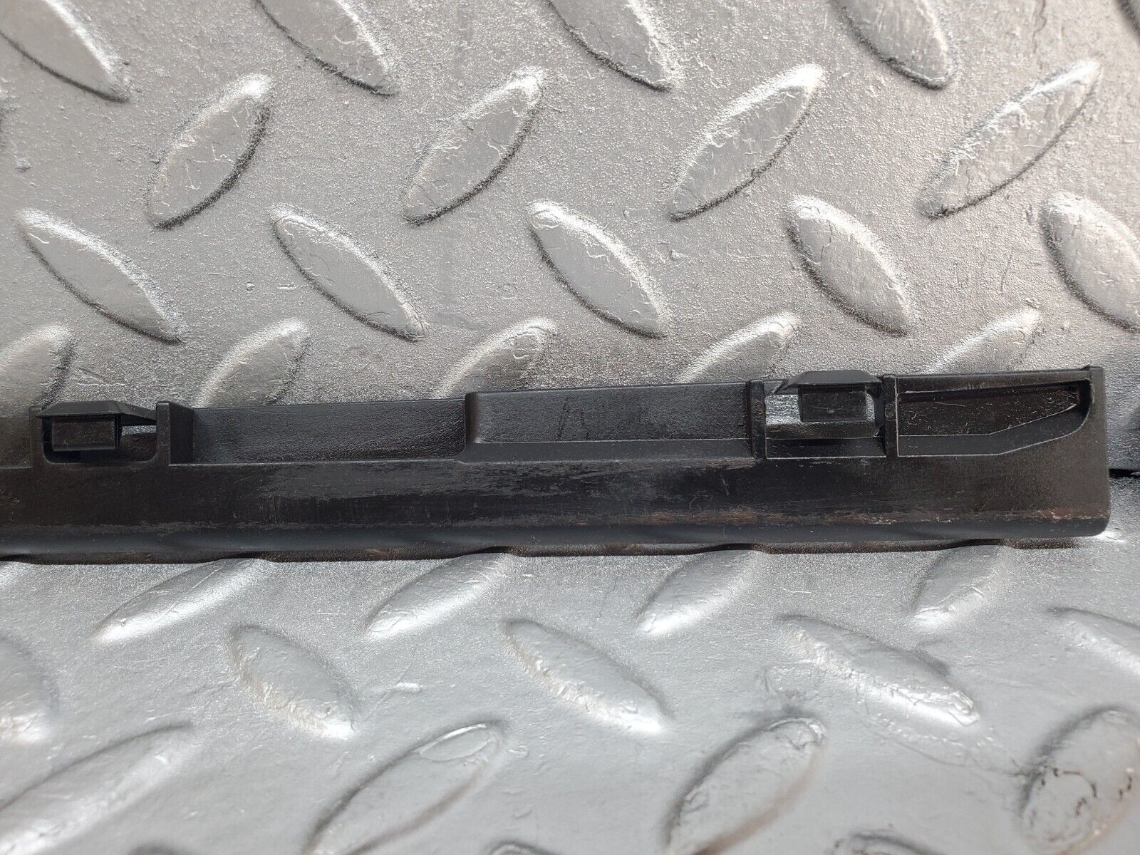 44676 Mercedes-Benz W124 220E Sunroof Frame Guide Rail 1247820131 1247820231