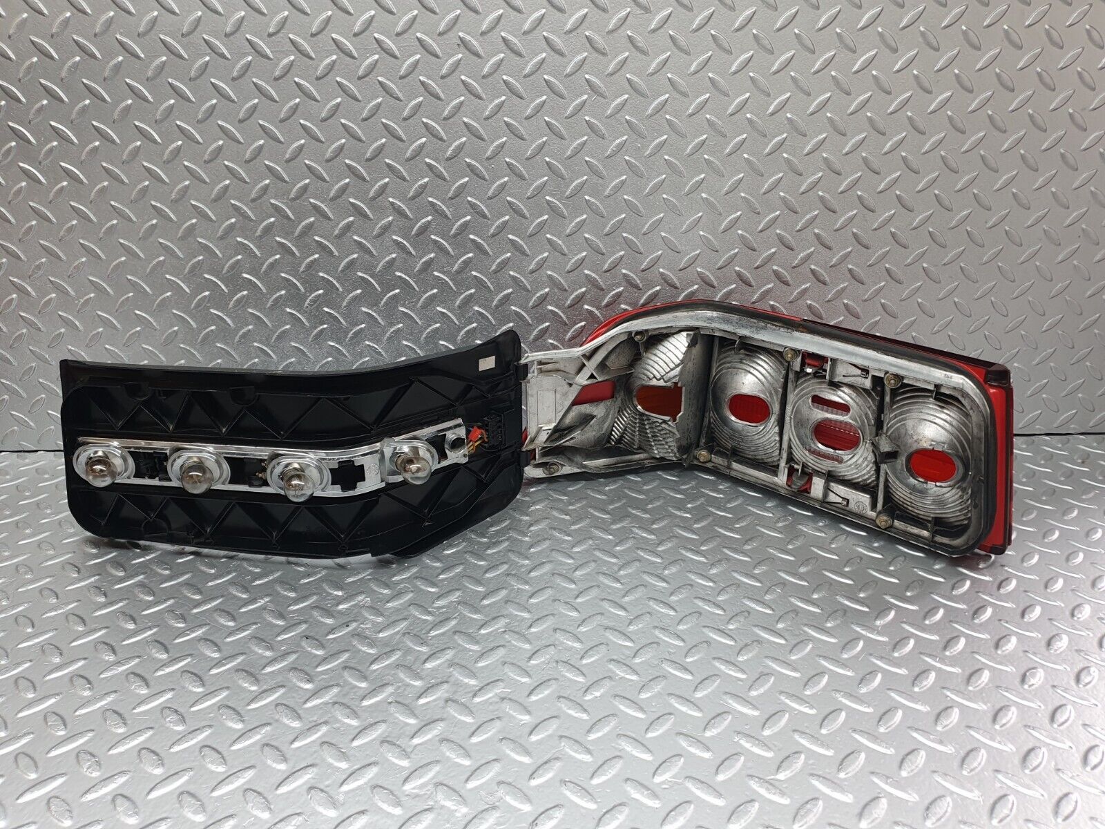 42277 Mercedes-Benz R129 320SL Coupe Tail Light Right Side