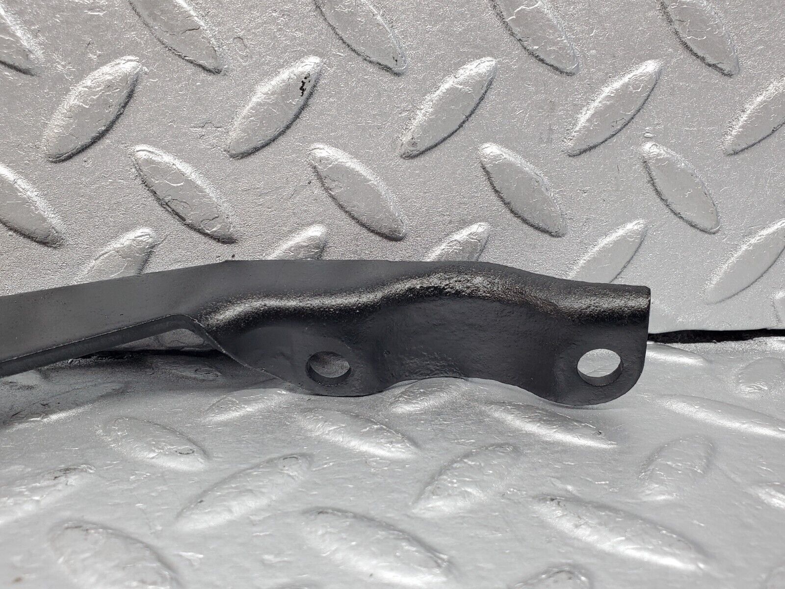 45956 Mercedes-Benz W126 420SE Exhaust Bracket