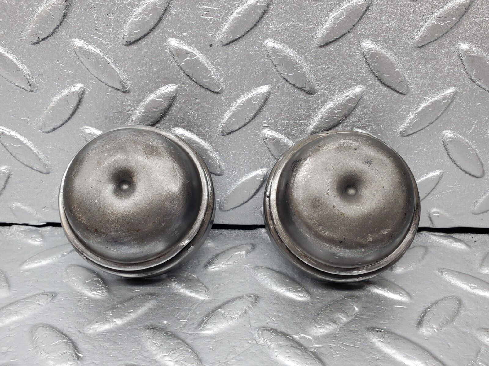 44489 Mercedes-Benz W123 280E Wheel Hub Locking Cap