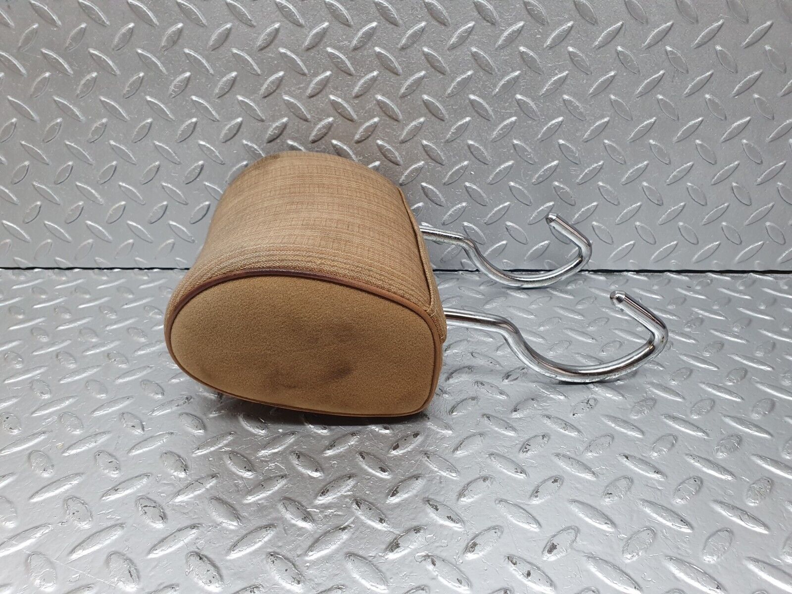 41725 Mercedes-Benz W124 200E Rear Headrest