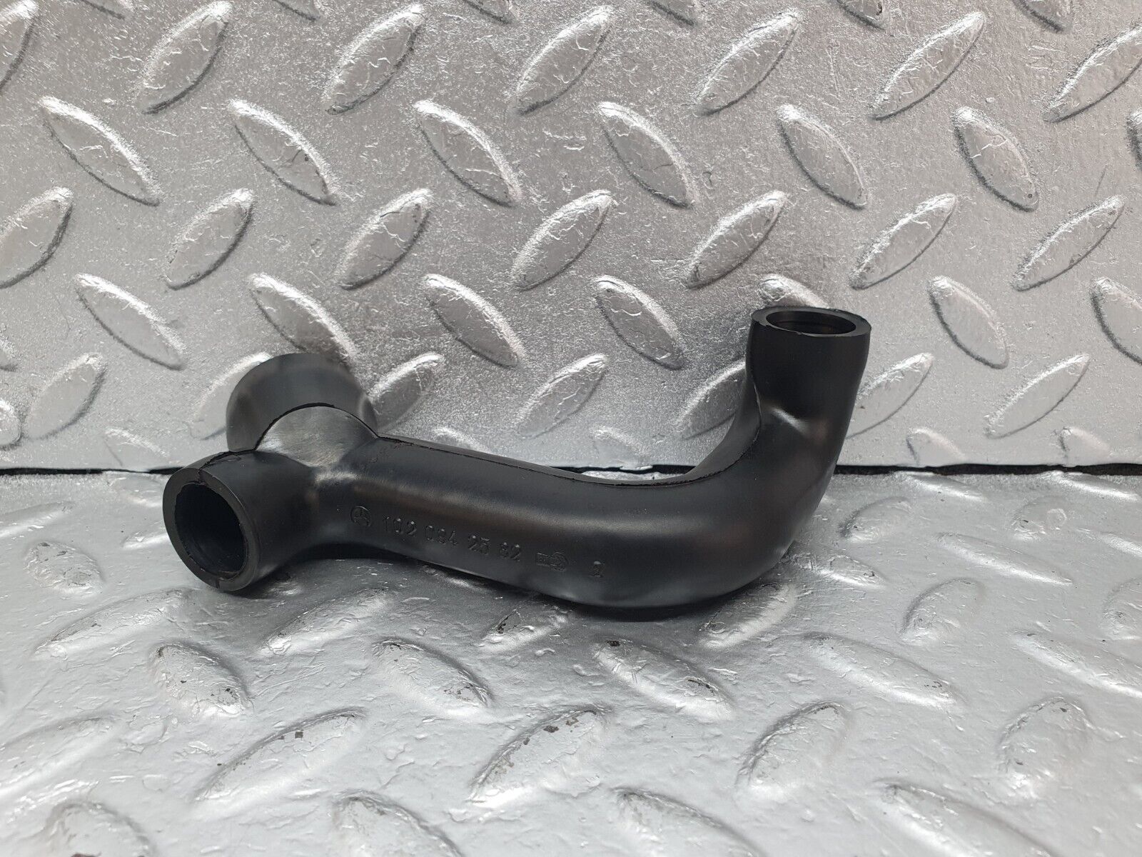 43999 Mercedes-Benz C123 230CE Coupe Air Intake Pipe 1020942582