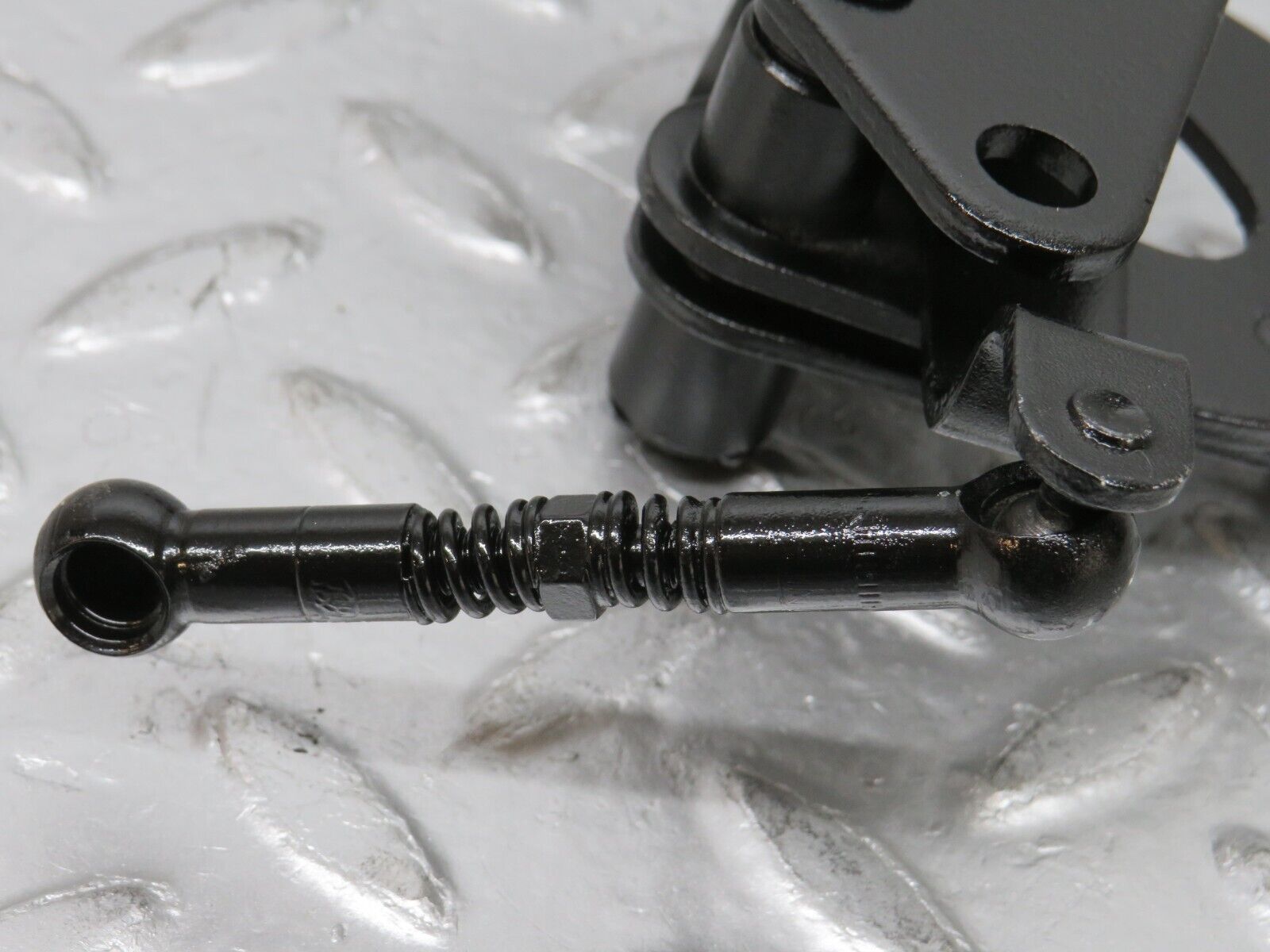 32759 Mercedes-Benz C107 R107 350 V8 Throttle Linkage