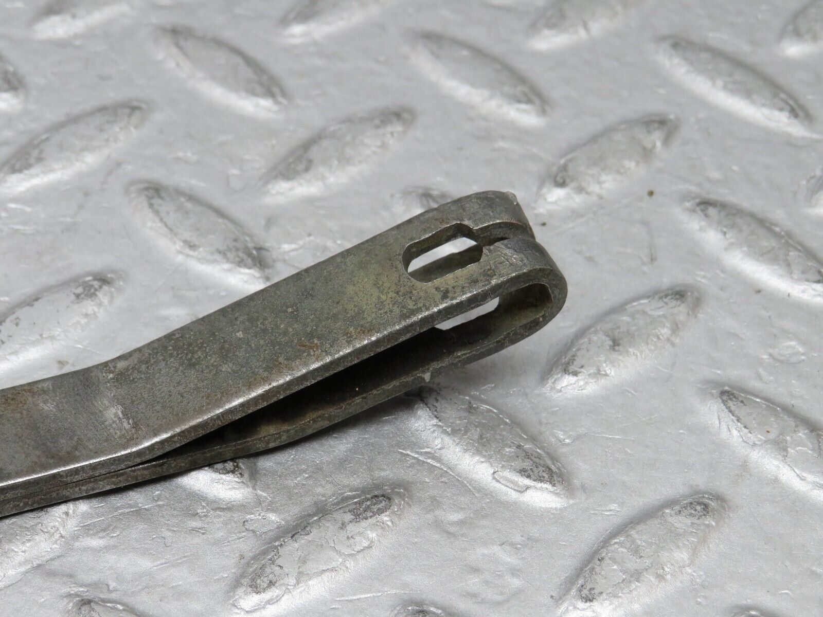 36418 Mercedes-Benz R107 450 Automatic Gearbox Linkage Bracket 722.002