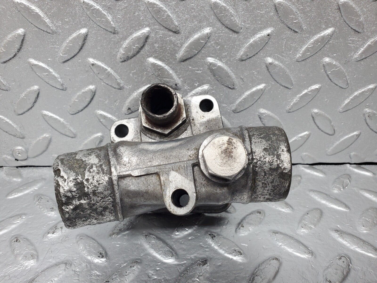 45281 Mercedes-Benz C107 350SLC Coupe Water Pump Flange Pipe Socket 1162011430