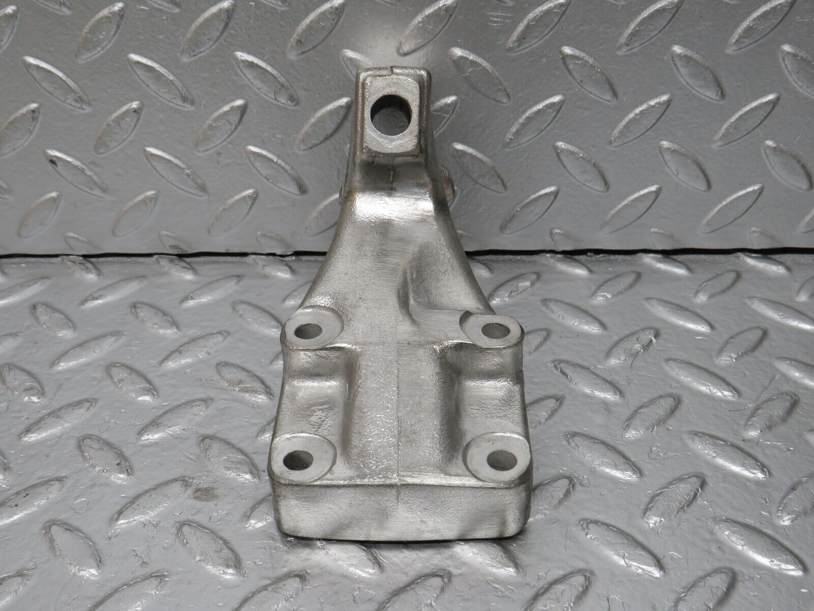 32951 Mercedes-Benz C107 R107 450 V8 Engine Mount Bracket Left 1162234404