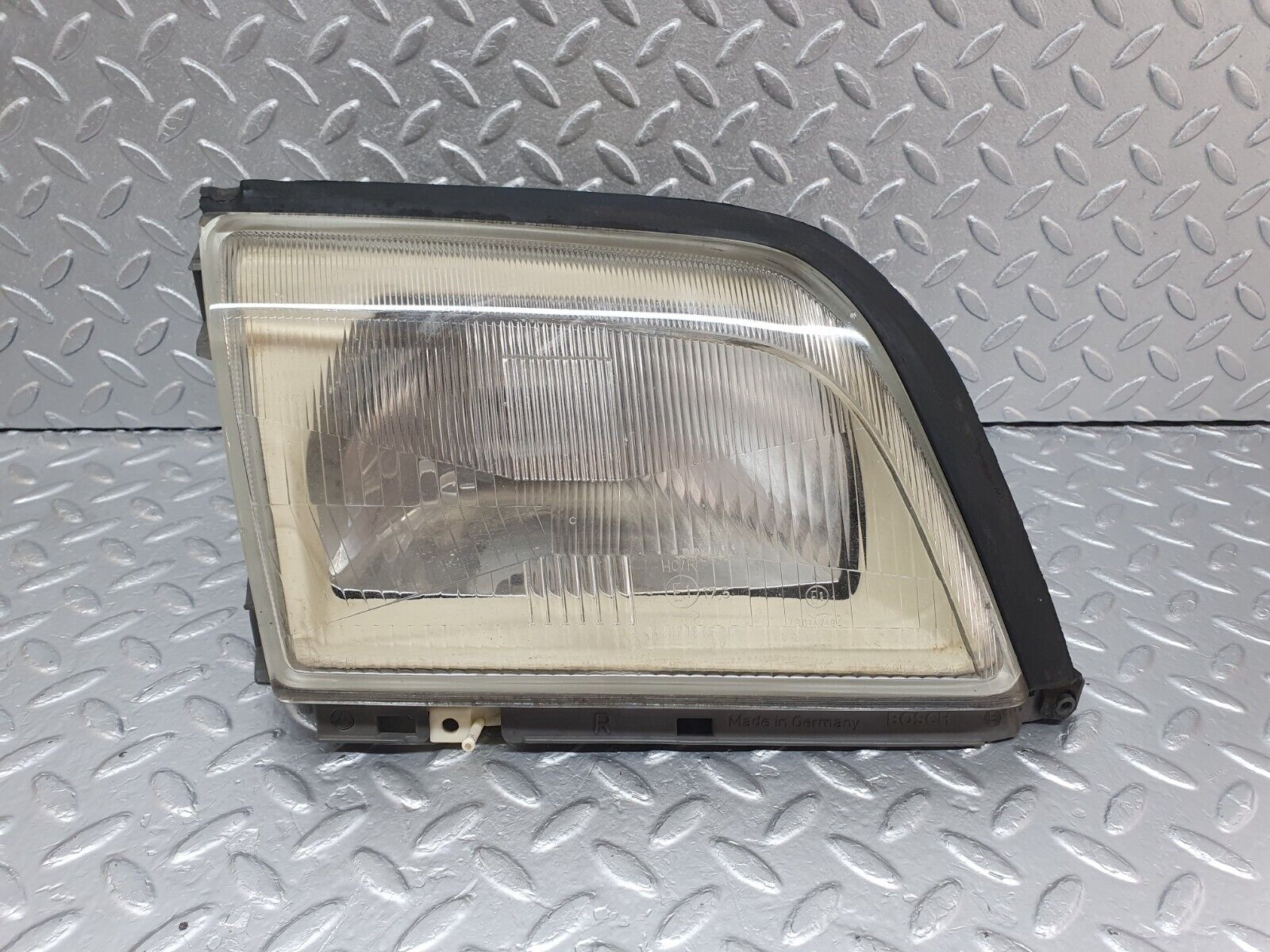 42402 Mercedes-Benz R129 320SL Coupe Headlight Bosch Right 0301090702 1305621236