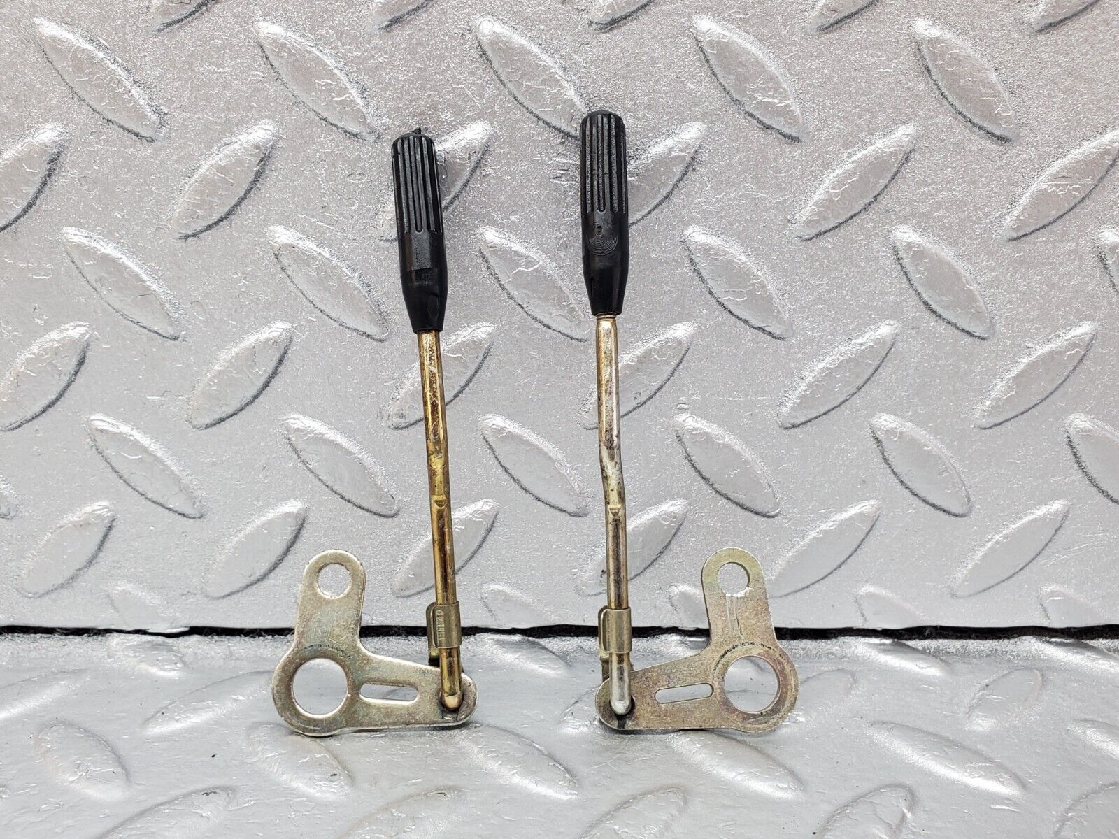 45733 Mercedes-Benz W126 420SE Rear Door Lock Knob Pair