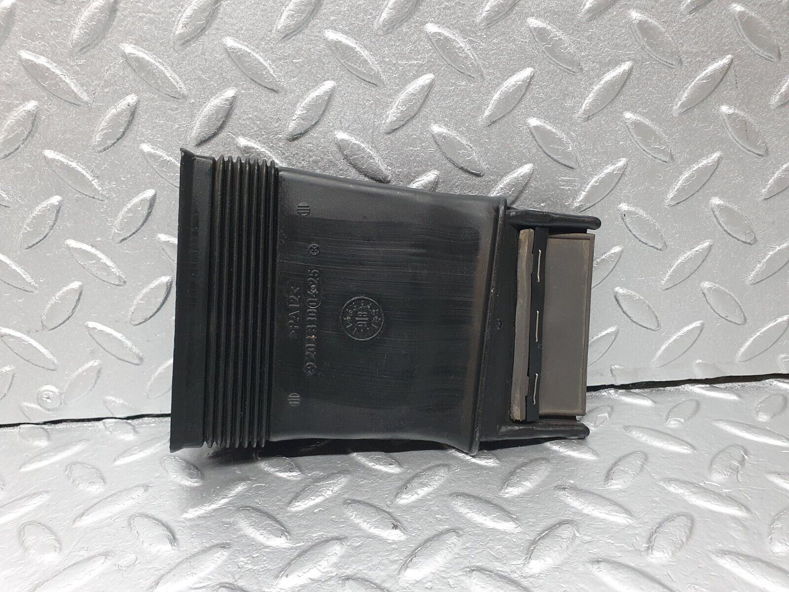 41825 Mercedes-Benz W202 C200 Air Duct Pipe 2028300425