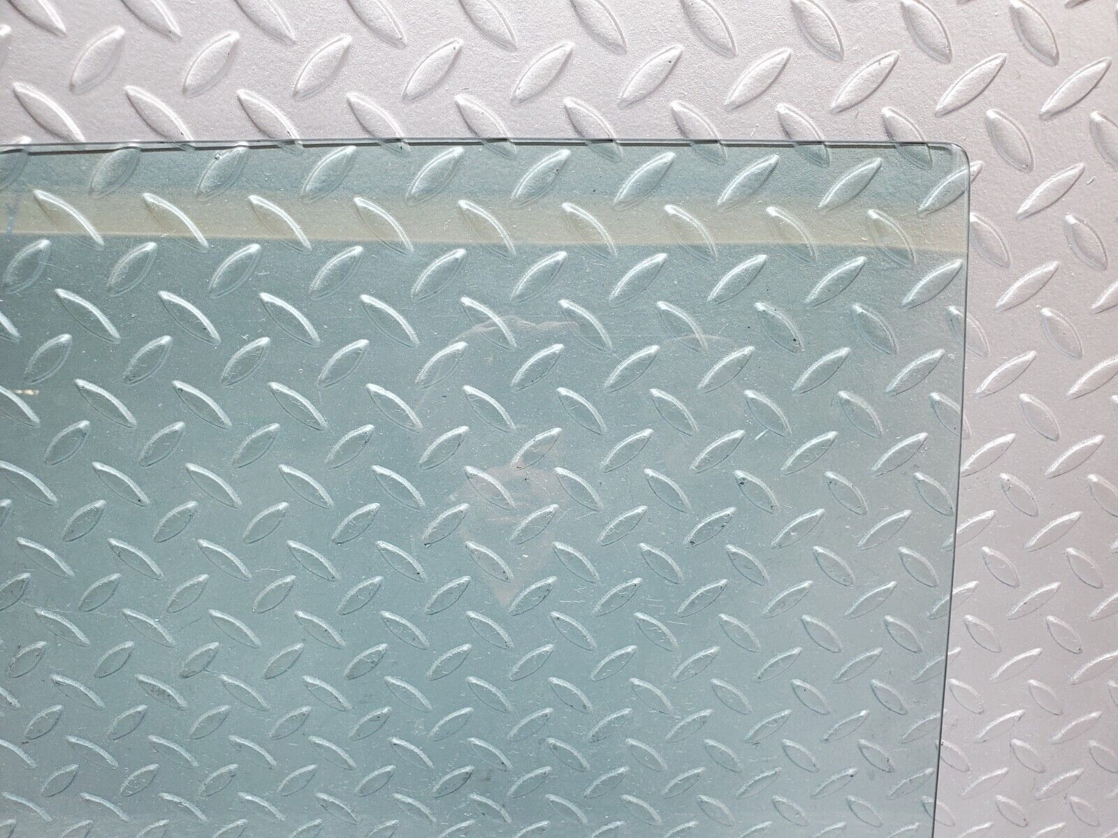 44366 Mercedes-Benz W123 280E Rear Right Door Window Glass