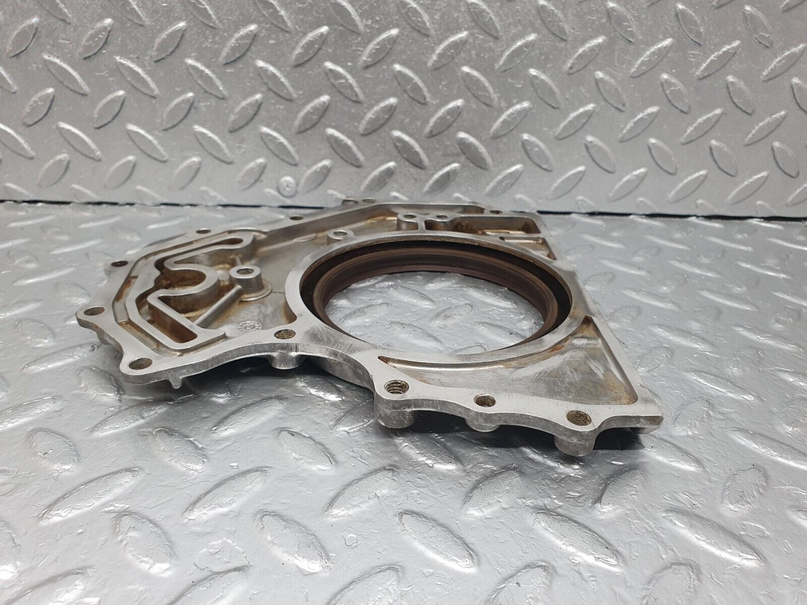 43599 Mercedes-Benz C126 380SEC Coupe Crankshaft Rear Sealing Cover 1170110008