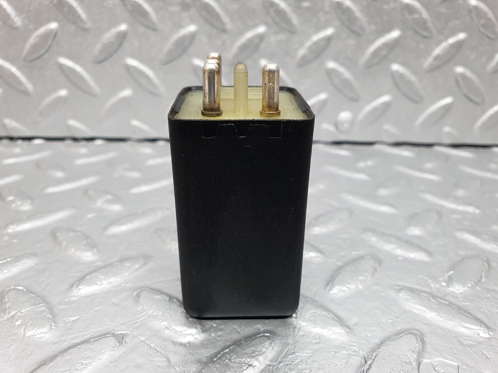 41639 Mercedes-Benz W124 200E Multi Purpose Relay 0015457305