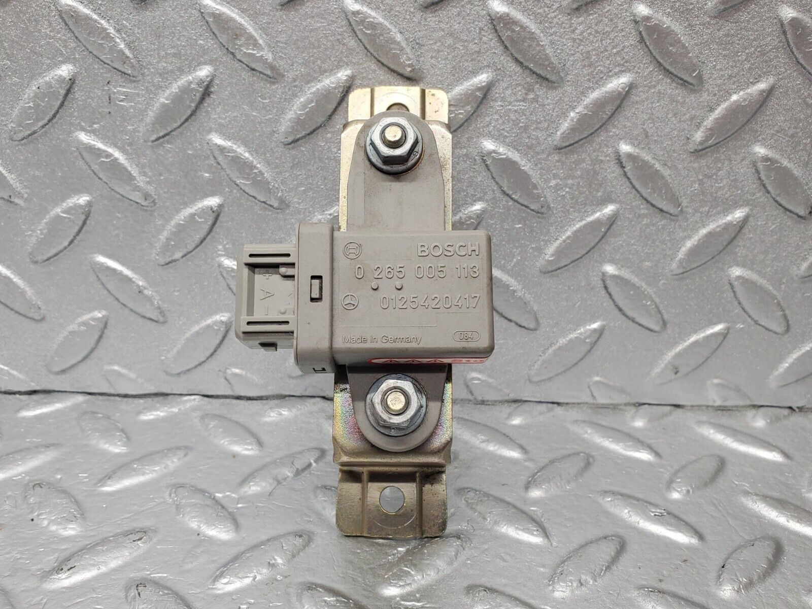 46787 Mercedes-Benz R129 320SL Coupe ESP Turn Rate Sensor 0125420417 0265005113