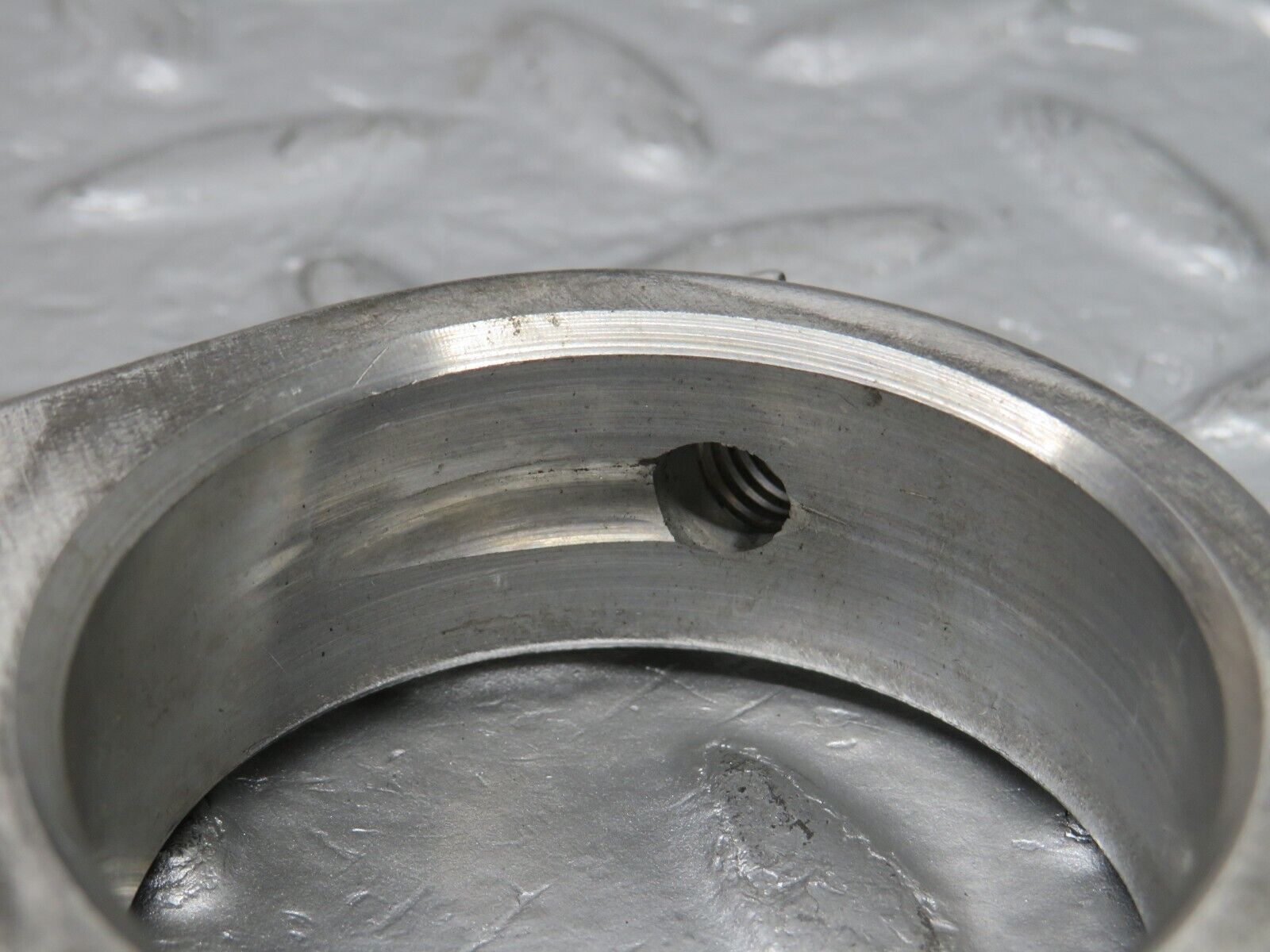 32998 Mercedes-Benz C107 R107 350 V8 Camshaft Tower Bearing 1160512112