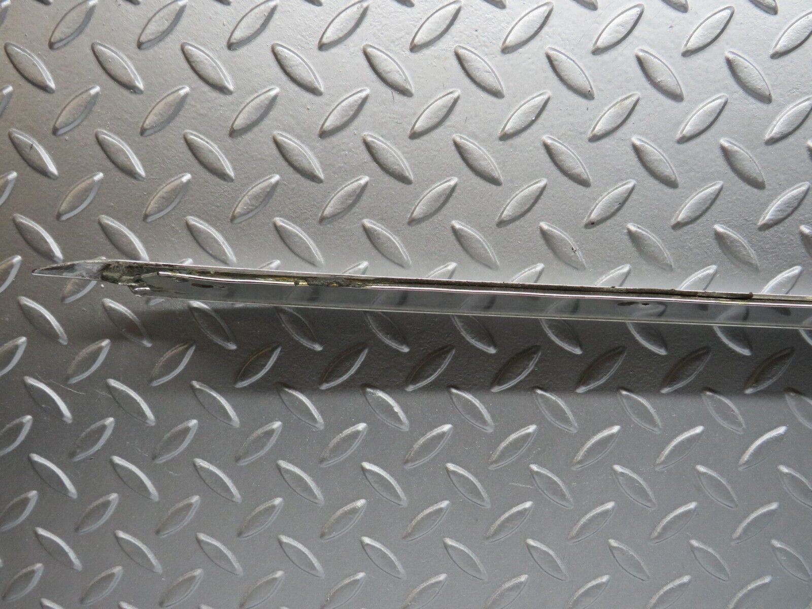 40197 Mercedes-Benz R107 Hardtop Side Window Chrome Moulding Trim Right