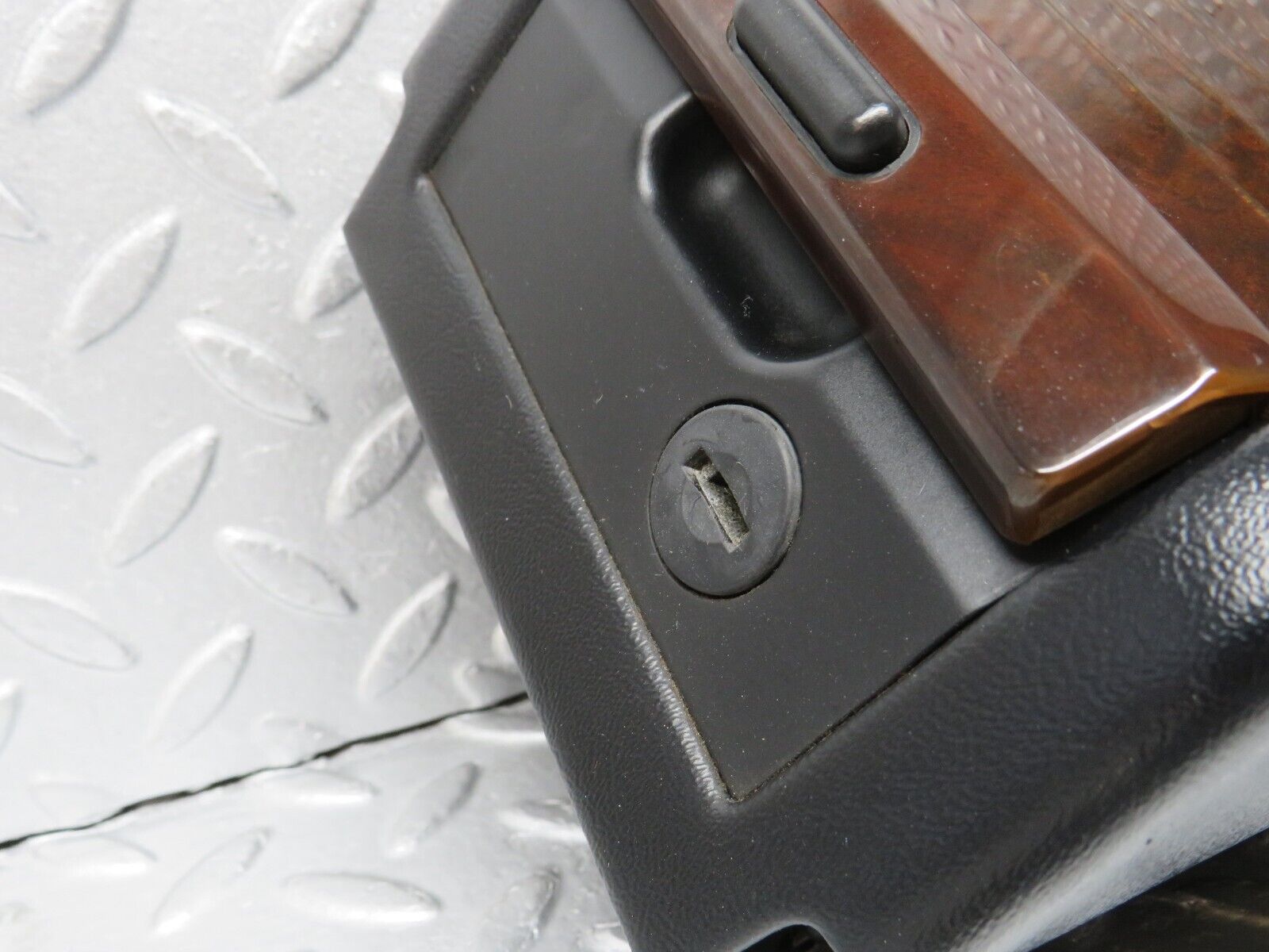 38039 Mercedes-Benz A124 320E Cabriolet Centre Console Storage Box With Key 1246800852