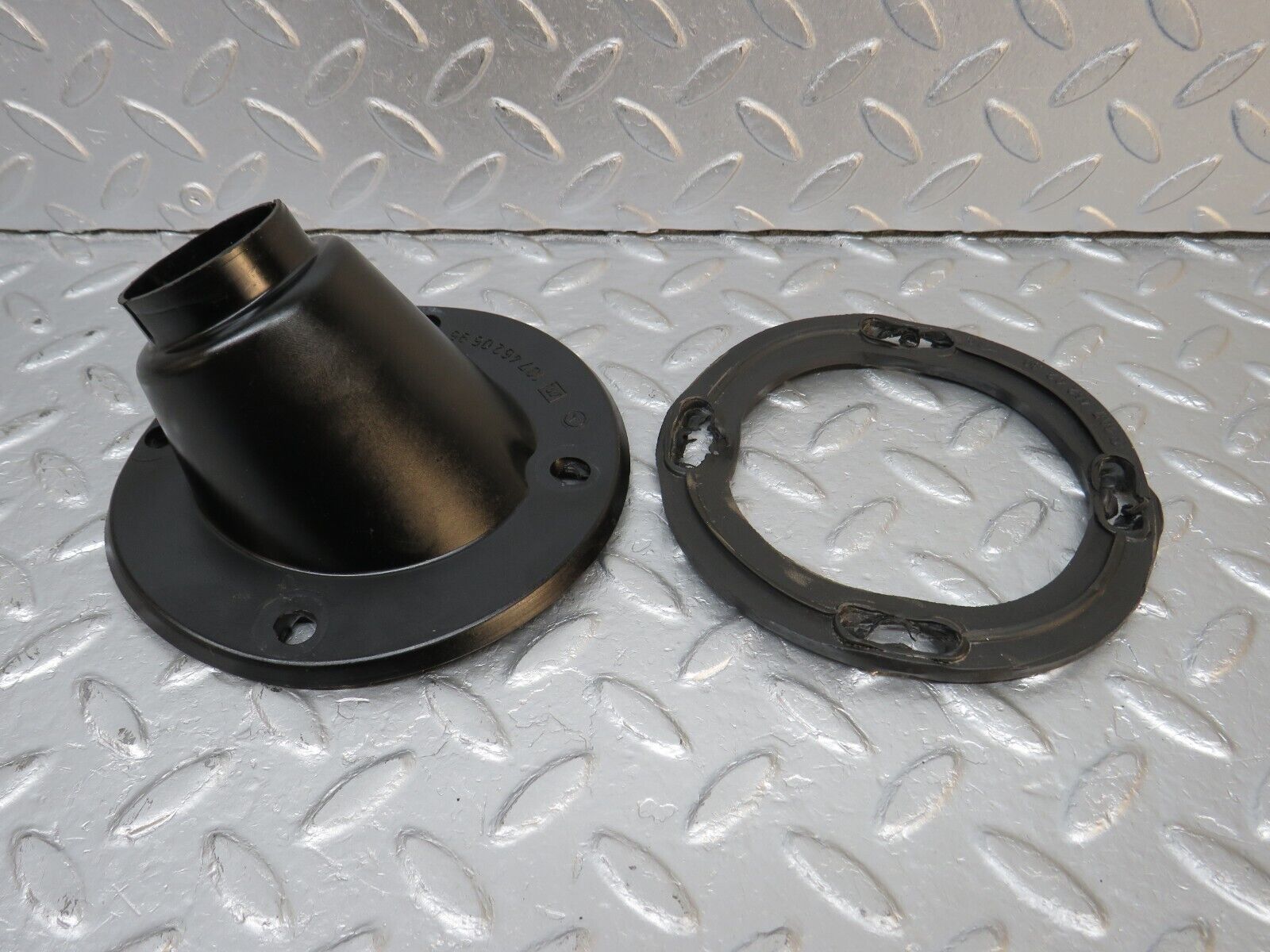 39817 Mercedes-Benz R107 350SL Steering Column Joint Cover 1074620595 1074620280