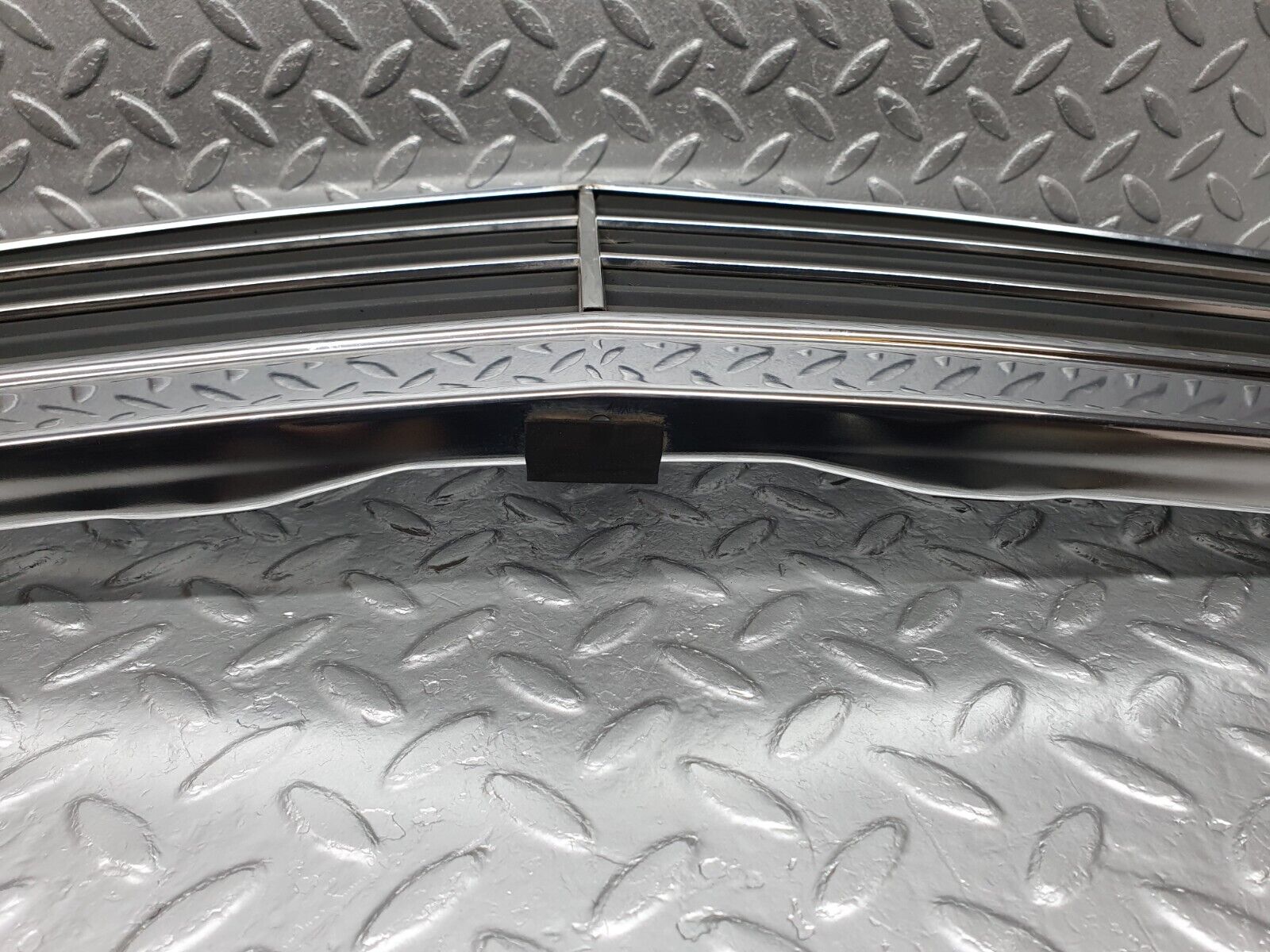 41801 Mercedes-Benz W202 C200 Bonnet Grill Chrome 2028880323