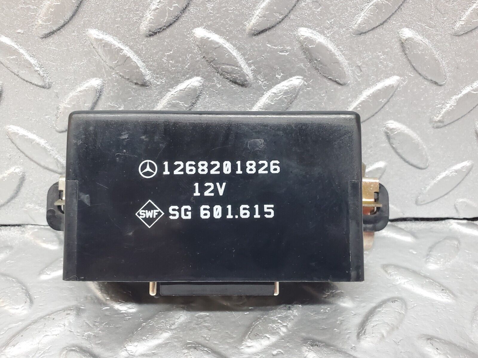 45738 Mercedes-Benz W126 420SE Seat Heating Relay 1268201826