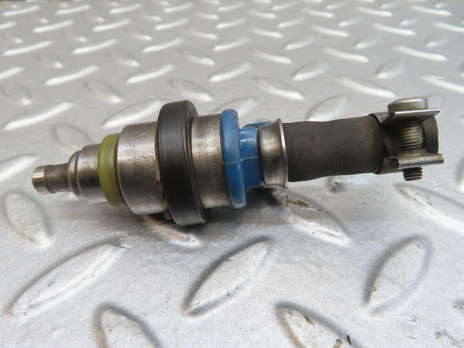 13750 Mercedes-Benz R107 450SL  Fuel Injector Bosch 0280150036