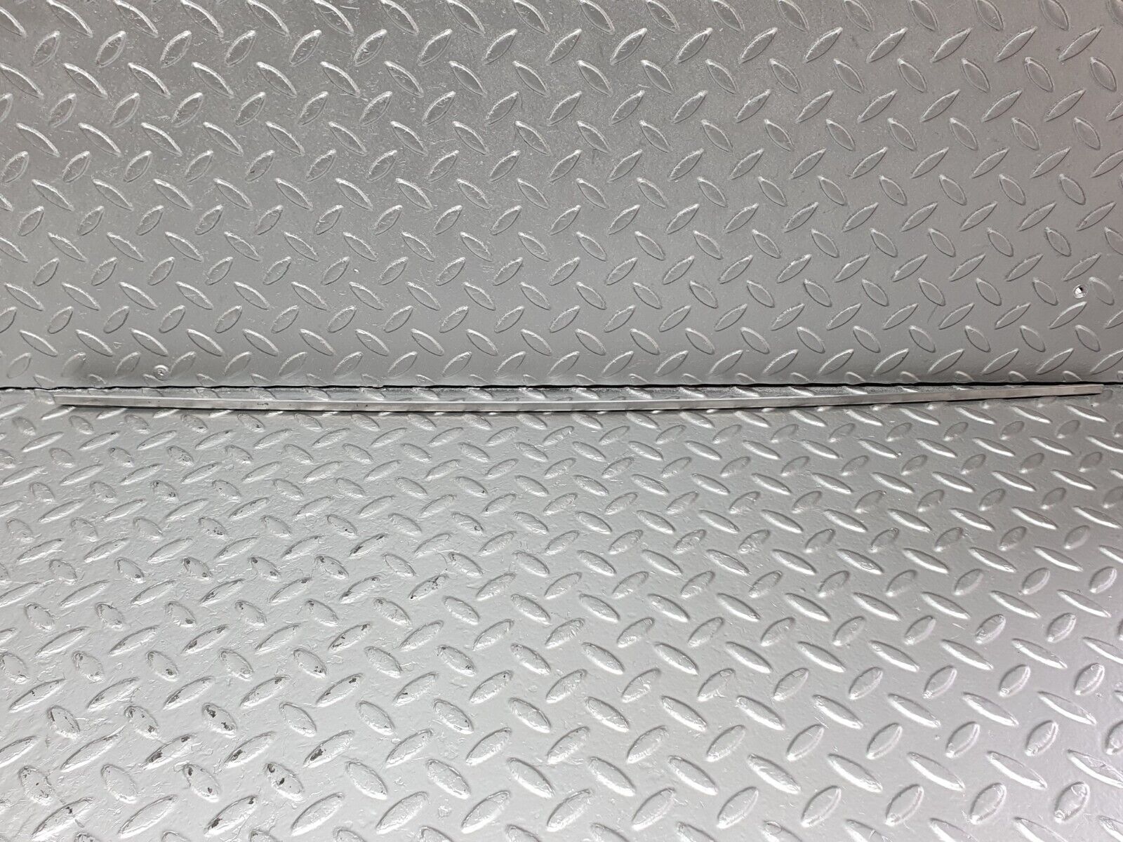 41715 Mercedes-Benz W124 200E Sunroof Chrome Trim