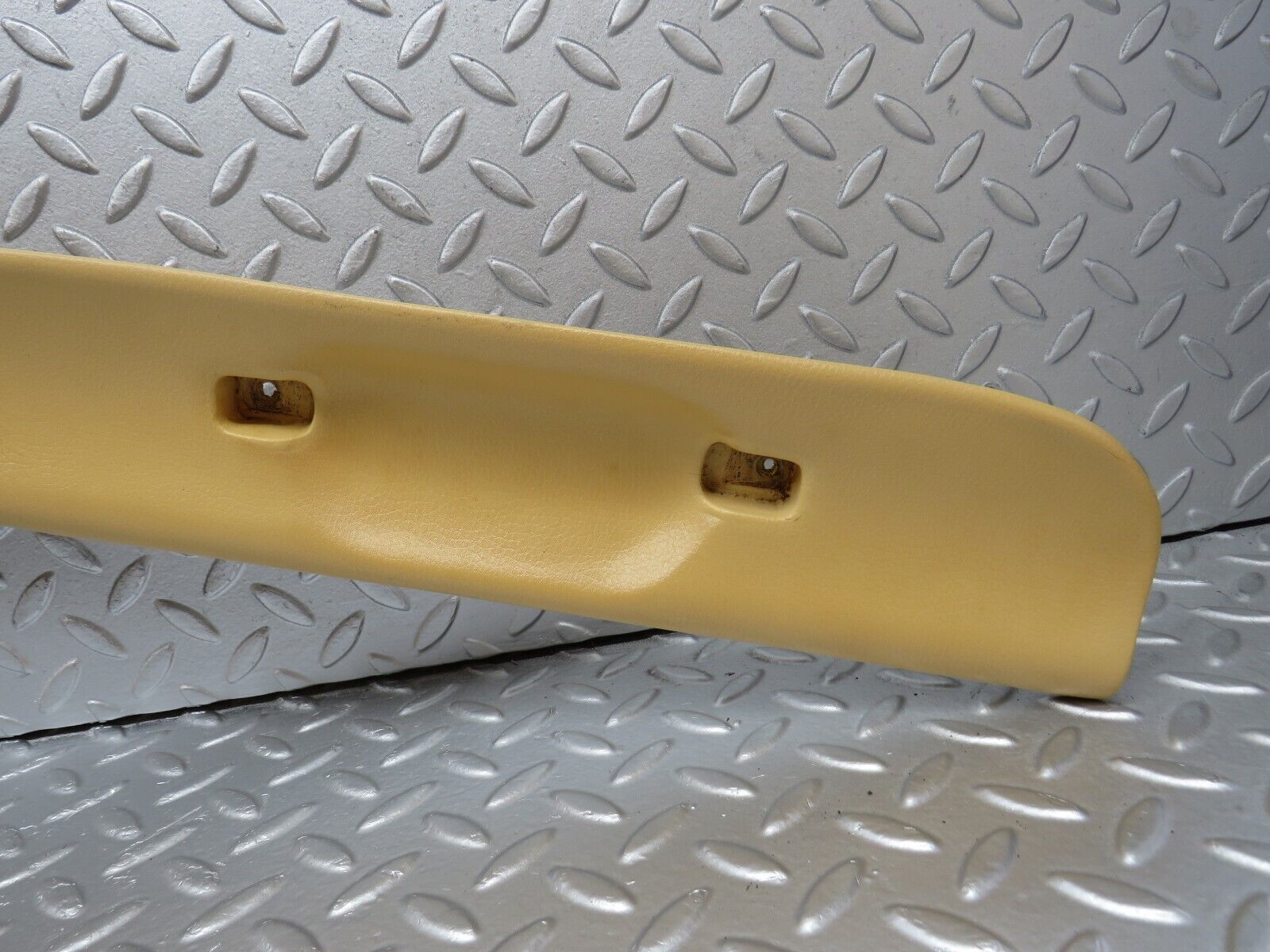 39842 Mercedes-Benz R107 350SL Hardtop C Pillar Cover Left Side Cream