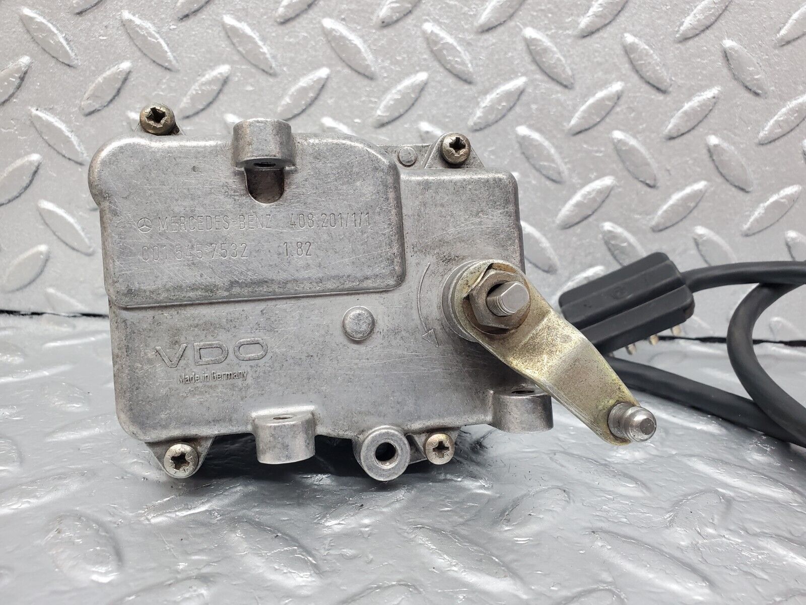 45384 Mercedes-Benz 280E M110.983 Cruise Control Actuator VDO 0015457532