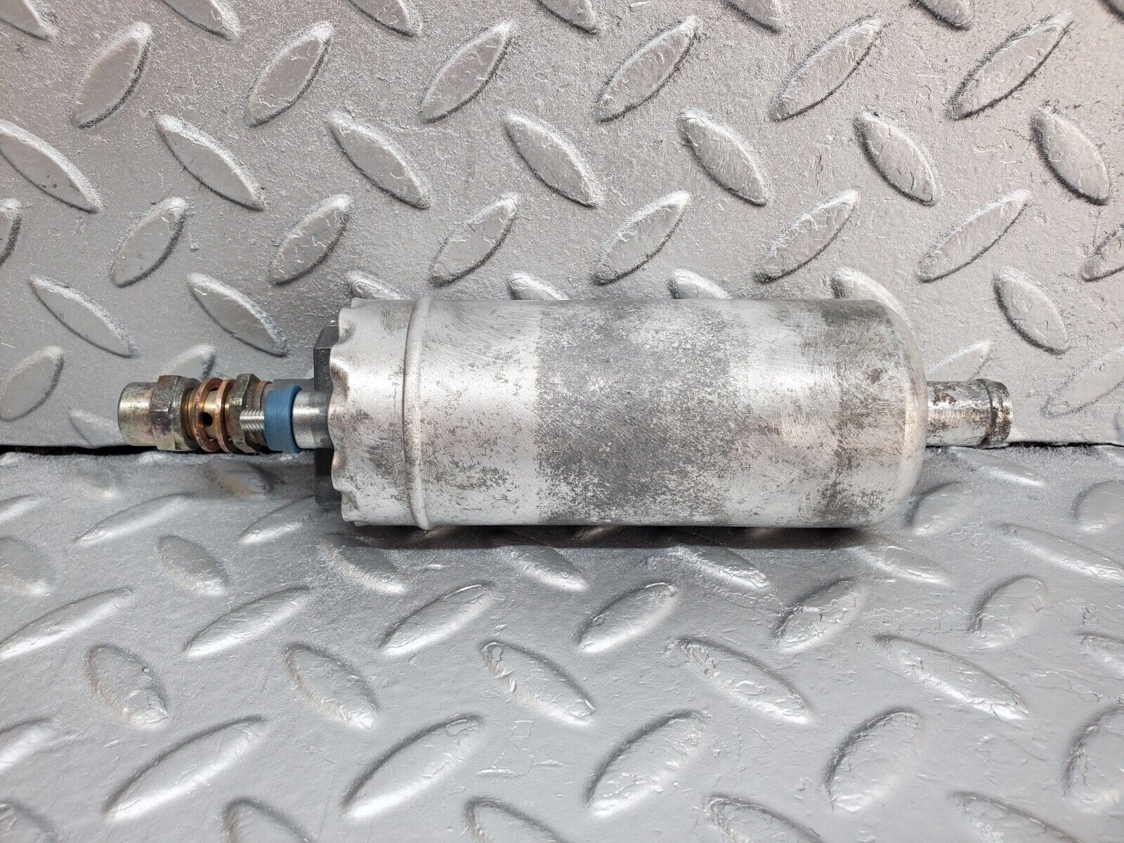 44672 Mercedes-Benz W124 220E Fuel Pump Bosch 0580254950 0020915901