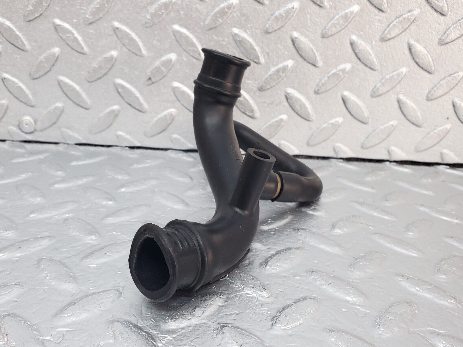 45379 Mercedes-Benz 280E M110.983 Air Intake Pipe 1100944182 1100944882
