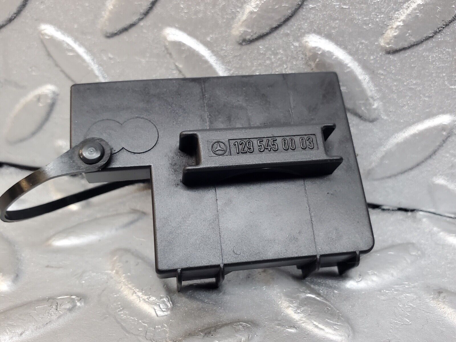 44623 Mercedes-Benz W124 220E Diagnostic Connector 1295455540 1295450003