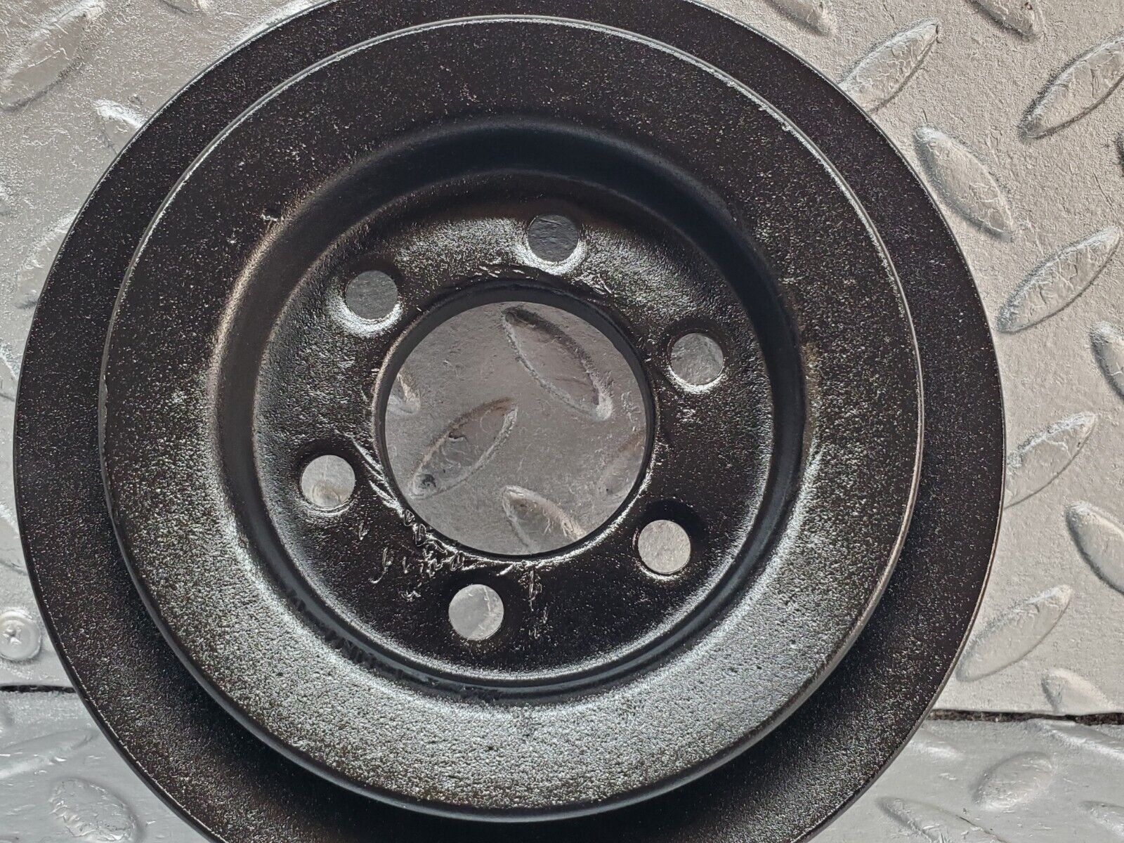 45421 Mercedes-Benz 280E M110.983 Crankshaft Pulley 1100320904