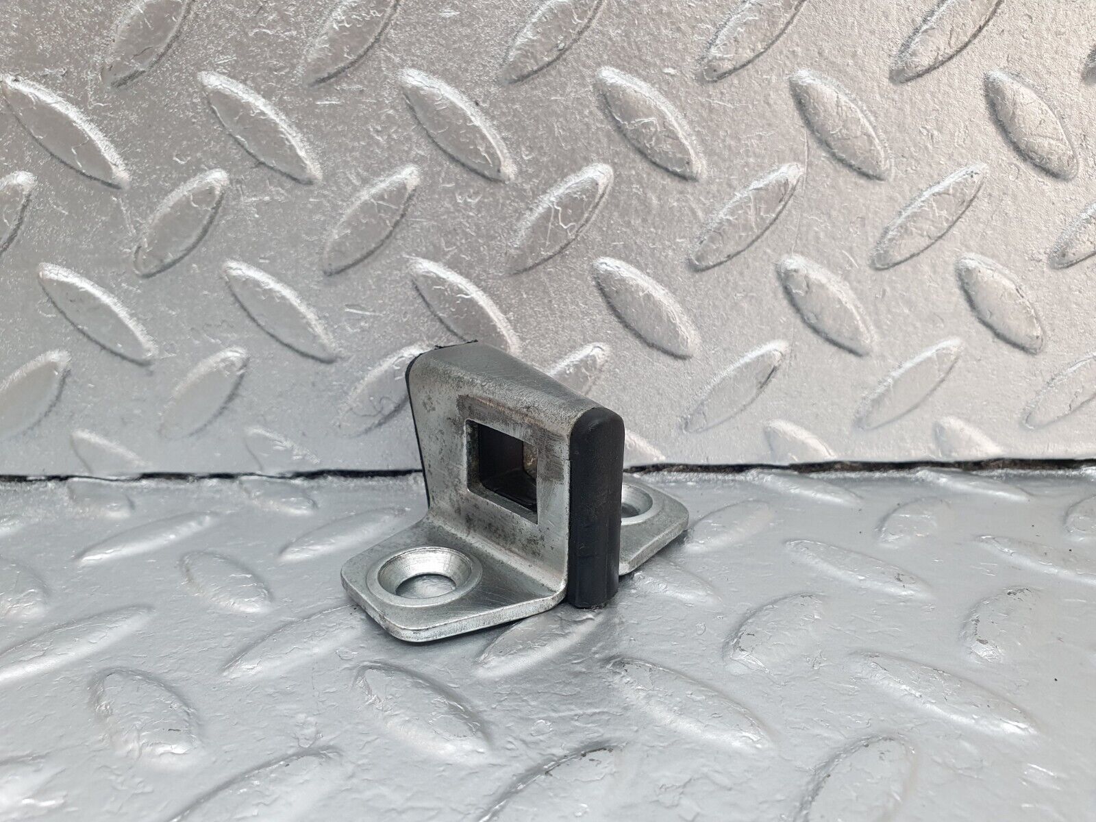 42892 Mercedes-Benz W201 190 2.0L Door Lock Latch